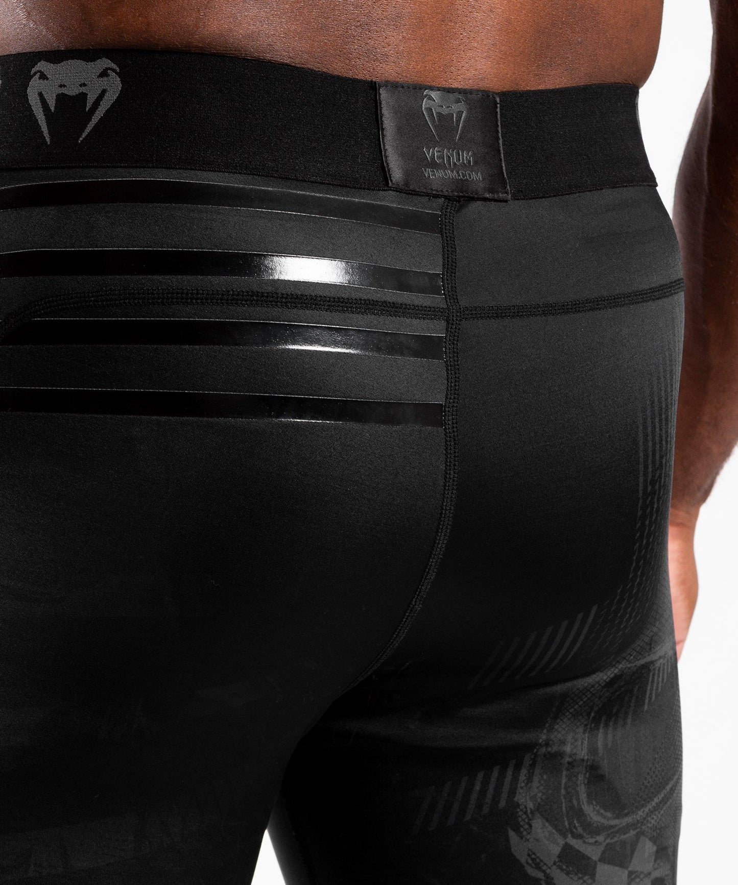 Venum Skull Compression Short - Black/Black
