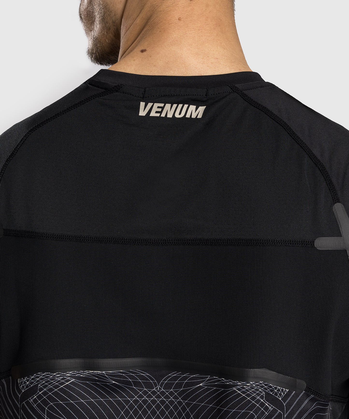 T-Shirt Dry-Tech Venum G-Fit Air pour Hommes - Noir Intense/Sable Désert