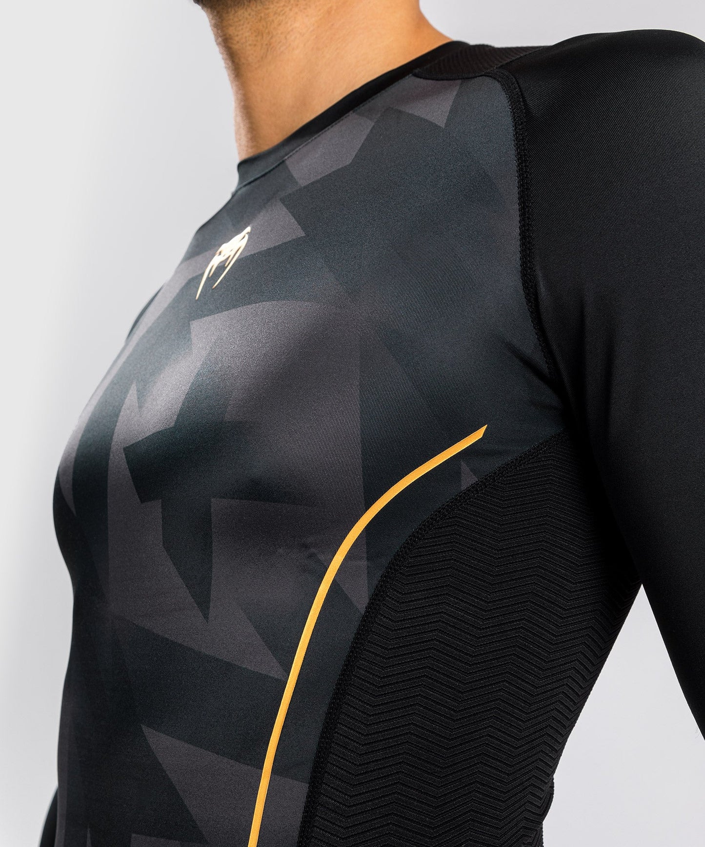 Rashguard Venum Razor - Long Sleeve - Black/Gold