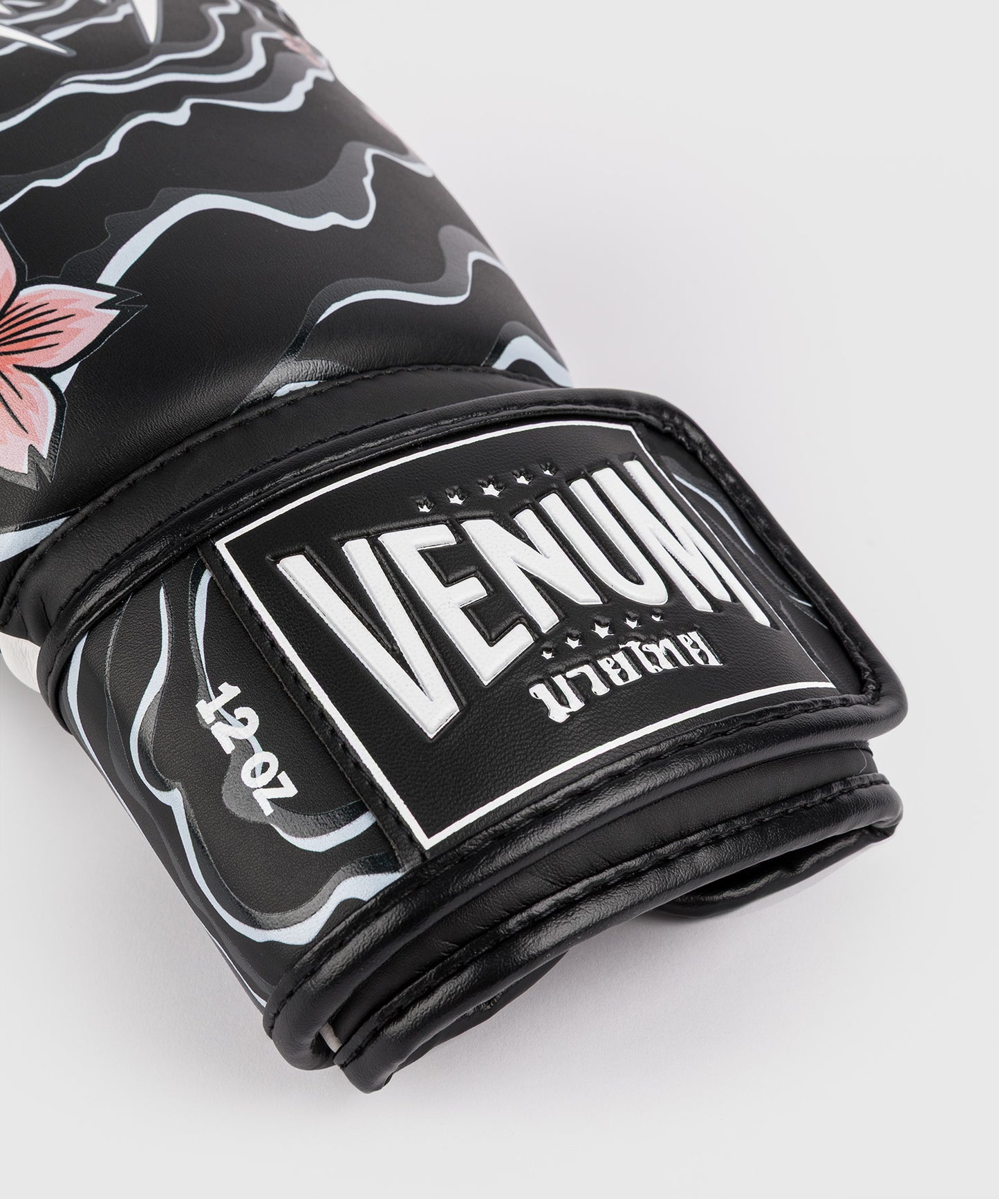 Gants de Boxe Venum x Tawanchay – Noir/Blanc