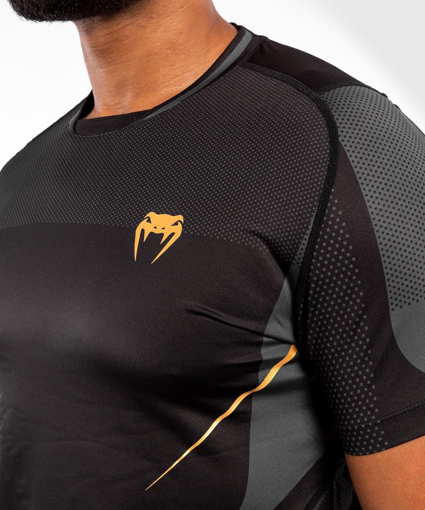 Dry Tech Venum Athletics T-shirt - Black/Gold