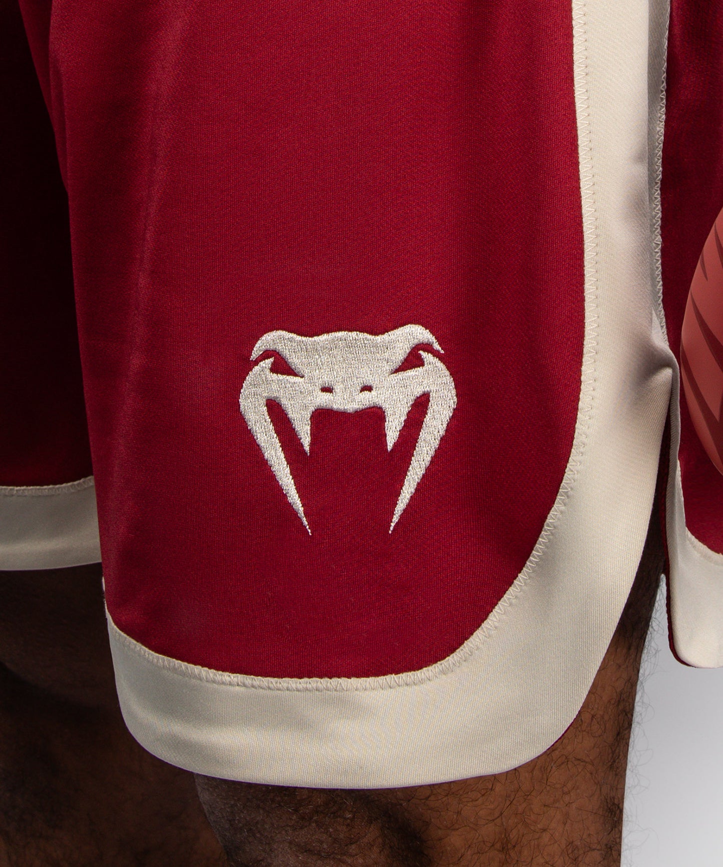 Short de boxe Venum Classic – Rouge Rubis/Ivoire