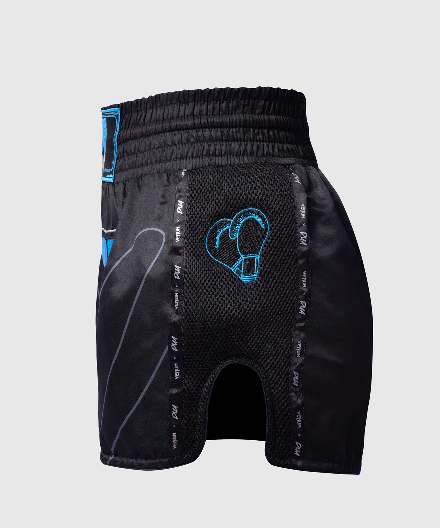 Venum x Dua Muay Thai Pantalones Cortos - Negro/Azul Eléctrico