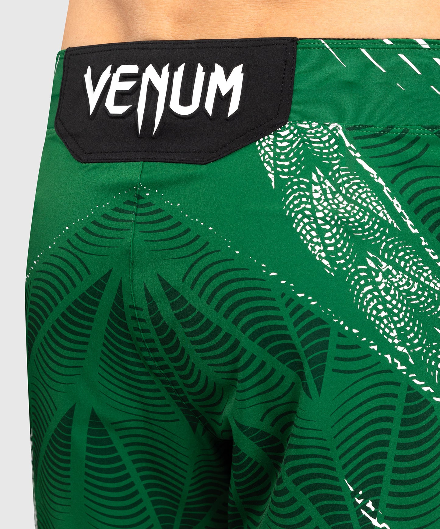 UFC Zenith by Venum Authentic Fight Night Short de pelea ajuste corto Hombre - Verde