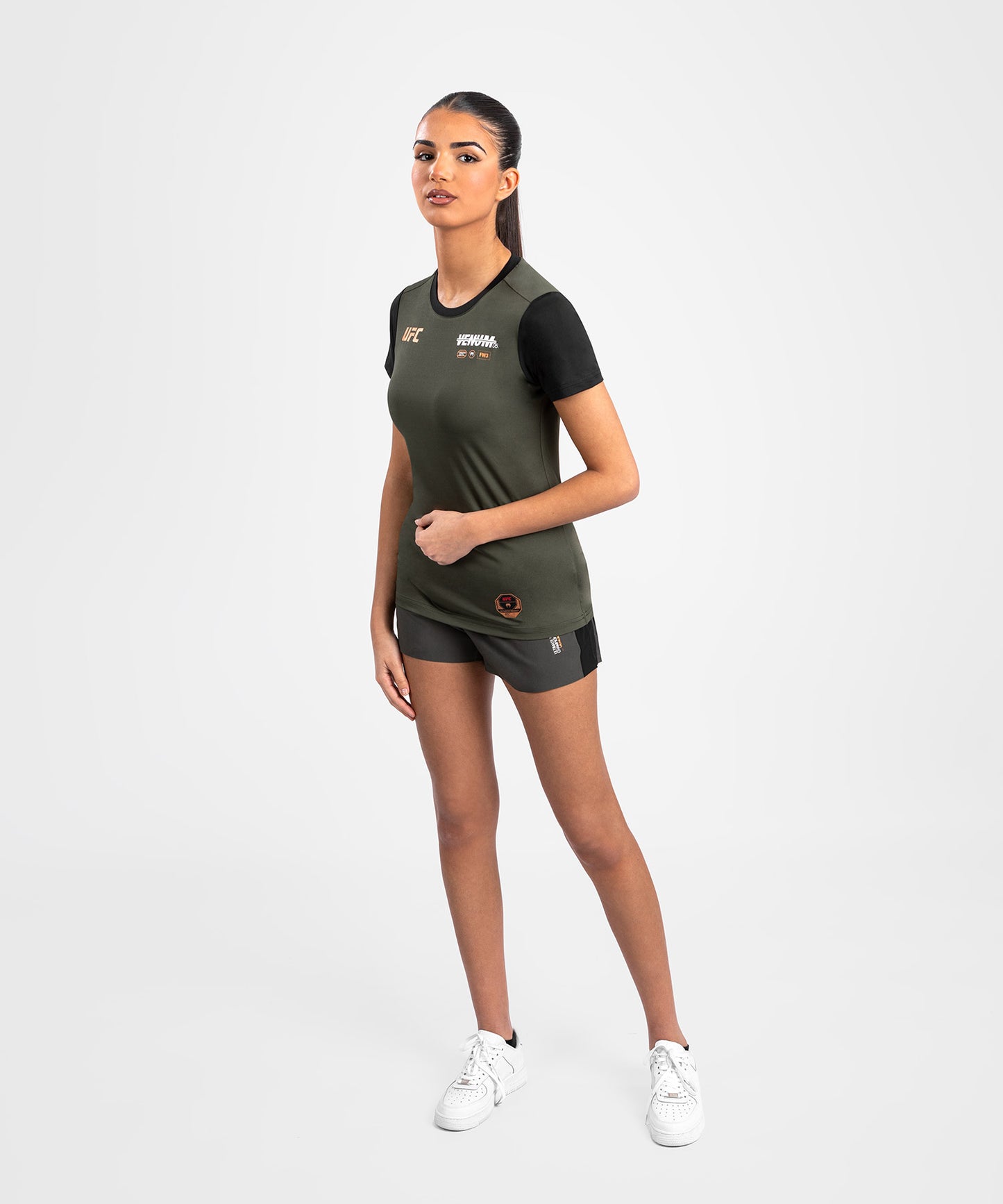 UFC Adrenaline by Venum Fight Week Dry-Tech-T-Shirt für Frauen - Khaki/Bronze