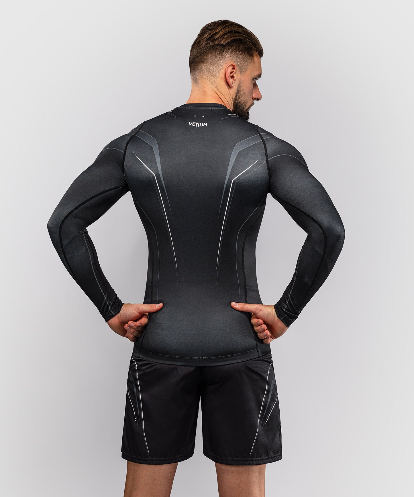 Venum Streamline Long Sleeve Rashguard - Black/White