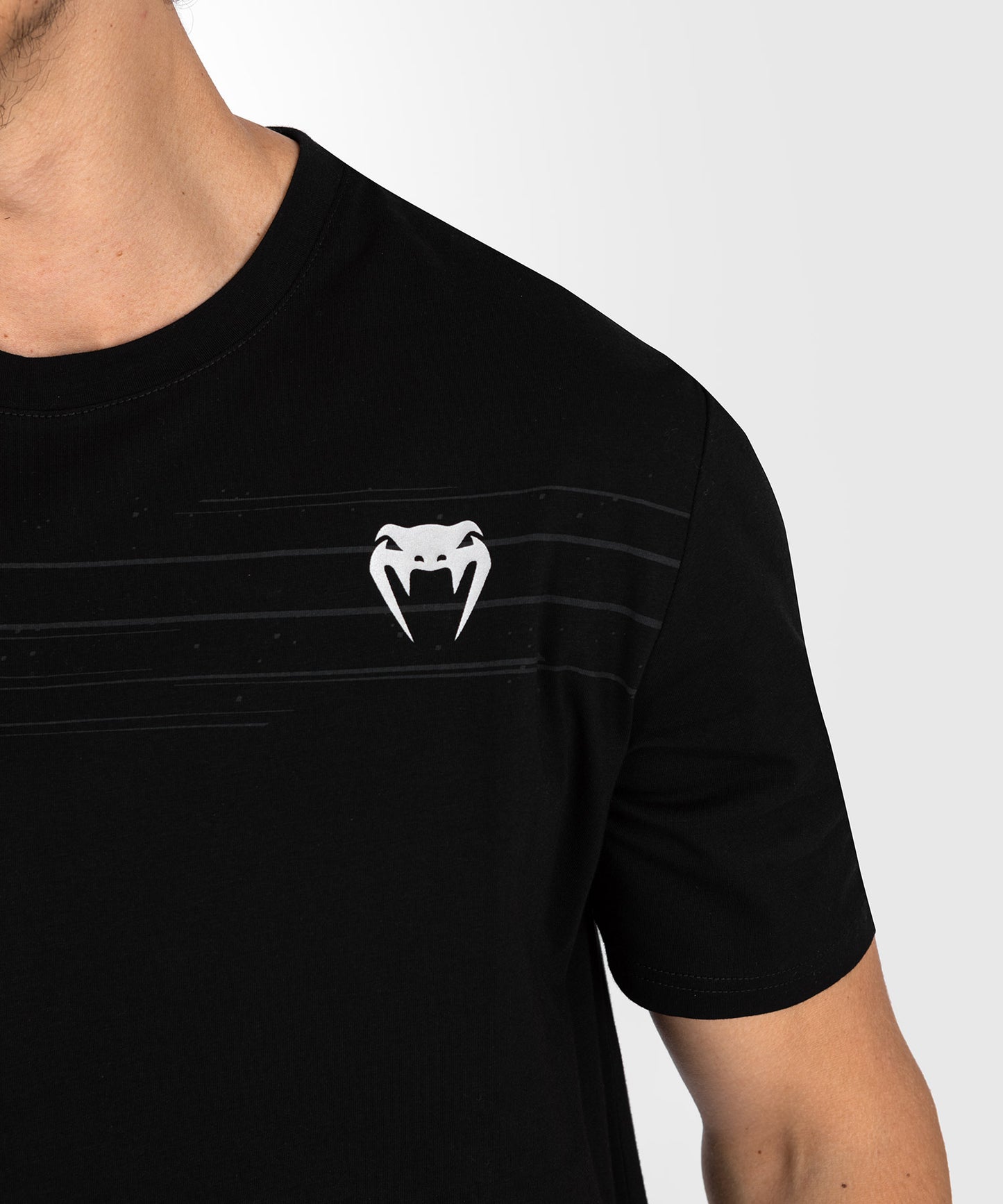 Venum Performance Institute 2.0 UFC Männer T-Shirt - Schwarz/Rot