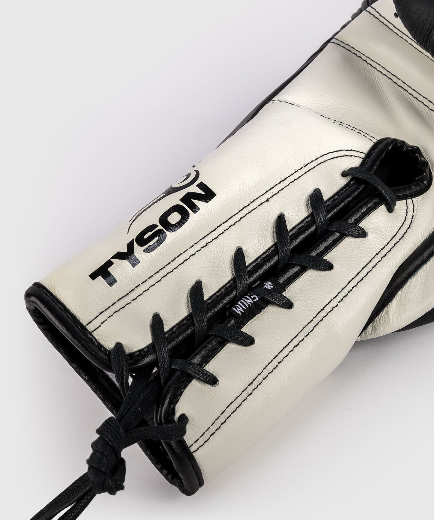 Guantoni da boxe Venum X Mike Tyson Pro con lacci - Nero/Bianco