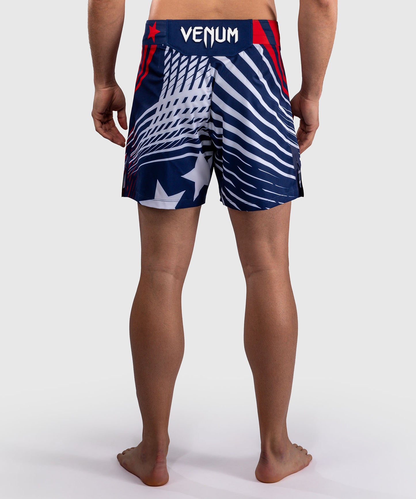 Official UFC Freedom 250 by Venum Authentic Fight Night Fight Shorts de ajuste corto para hombre - Azul