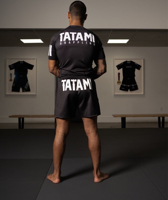 T-Shirt De Compression Tatami Fightwear Raven Manches Courtes - Noir