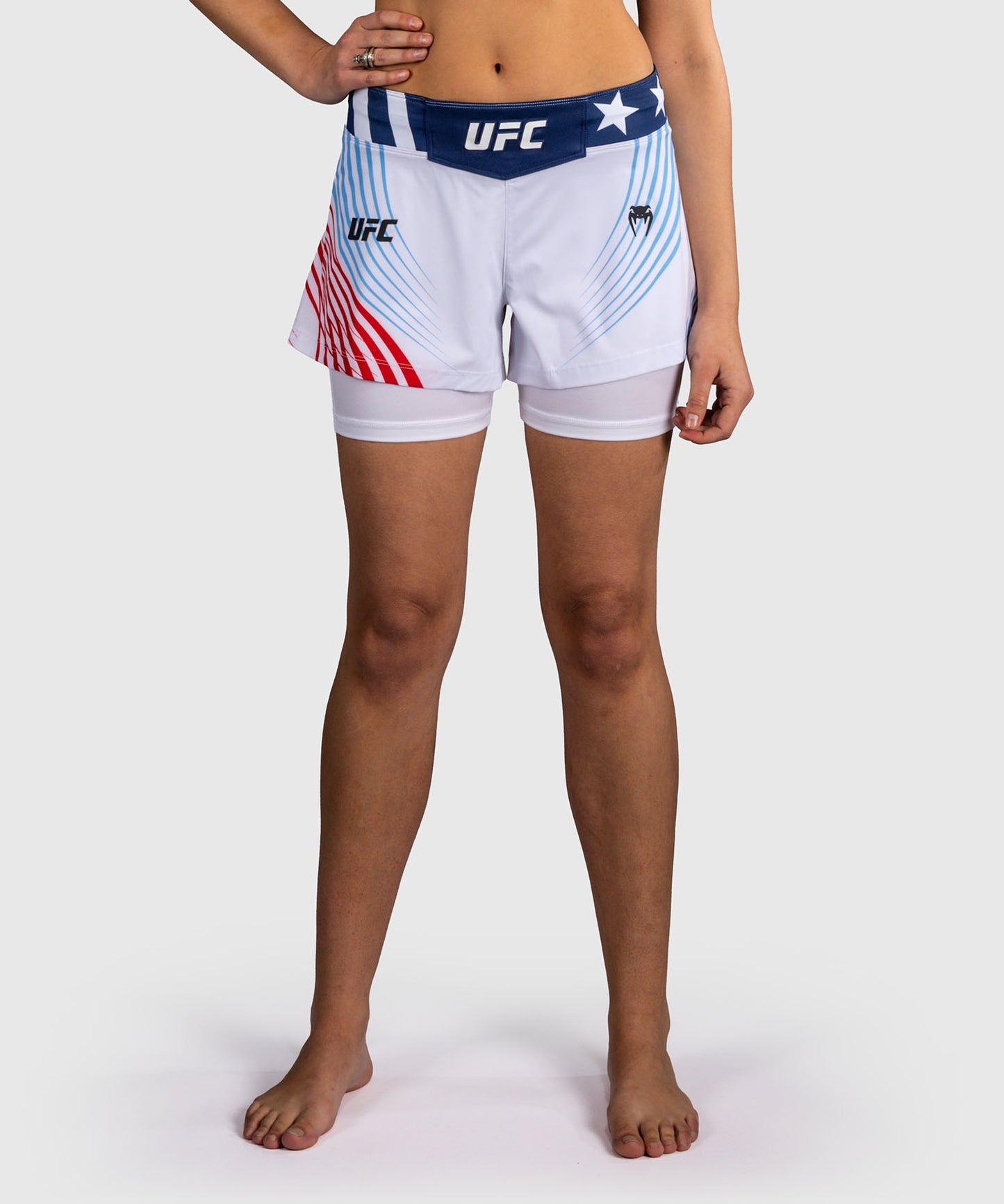 Official UFC Freedom 250 by Venum Authentic Fight Night Fight Shorts para mujer - Blanco