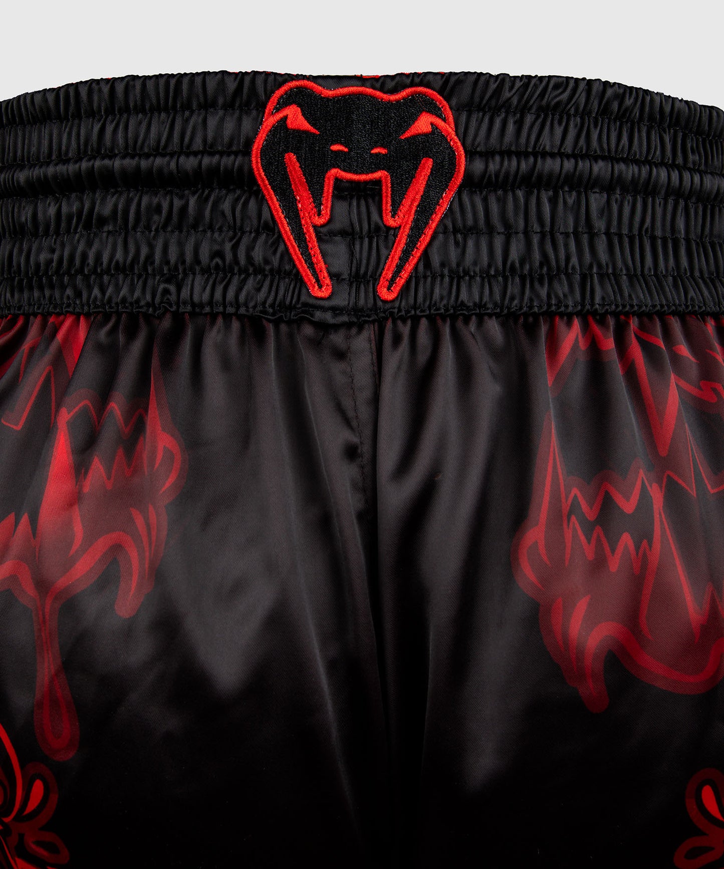 Short de Muay Thaï Venum Wolf Atak – Noir/Rouge