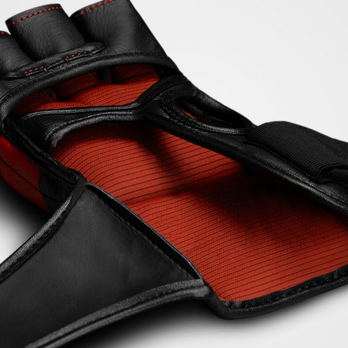 Hayabusa T3 MMA Handschuhe - Schwarz/Rot