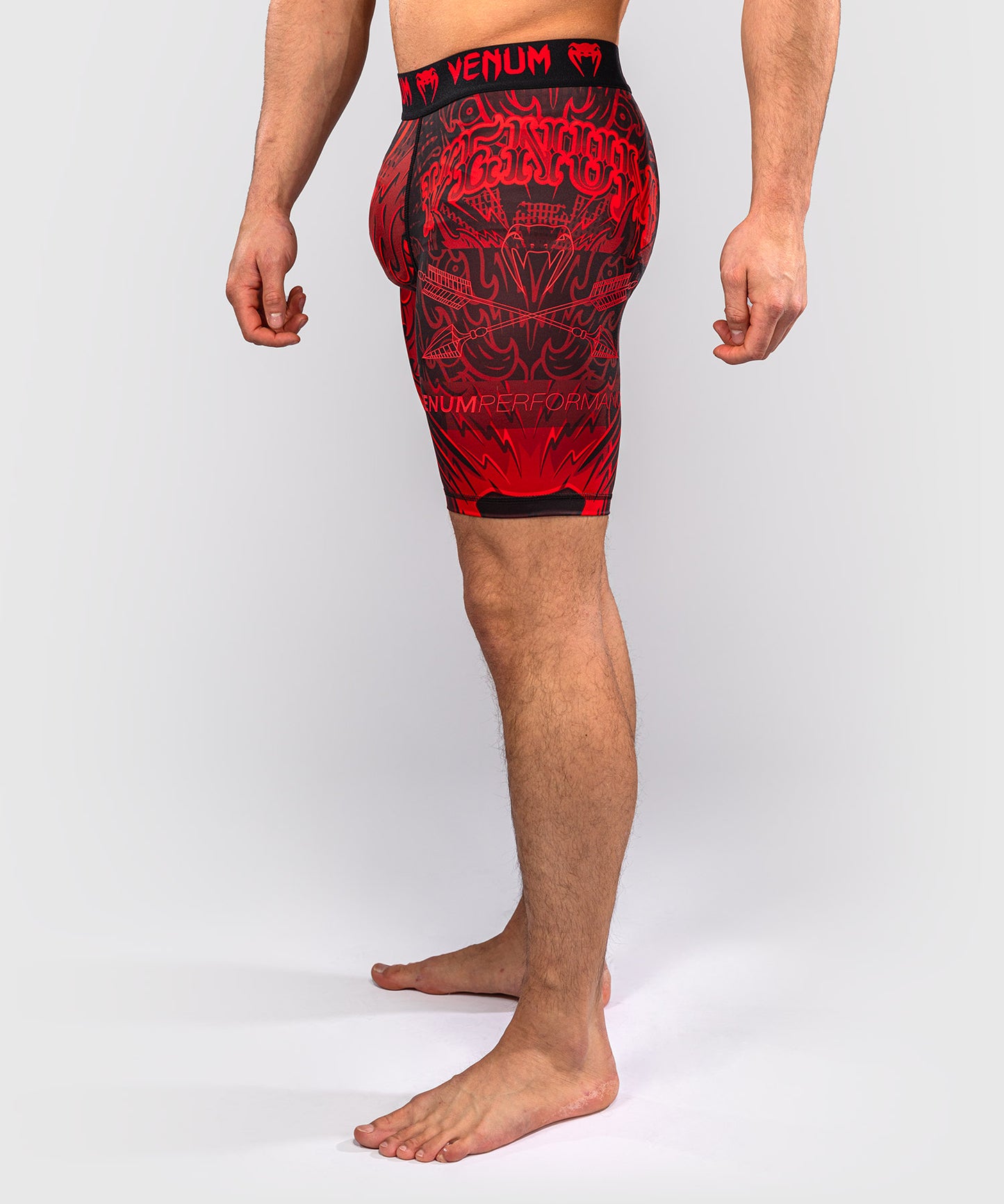 Venum Wolf Atak Pantaloncini a Compressione – Nero/Rosso