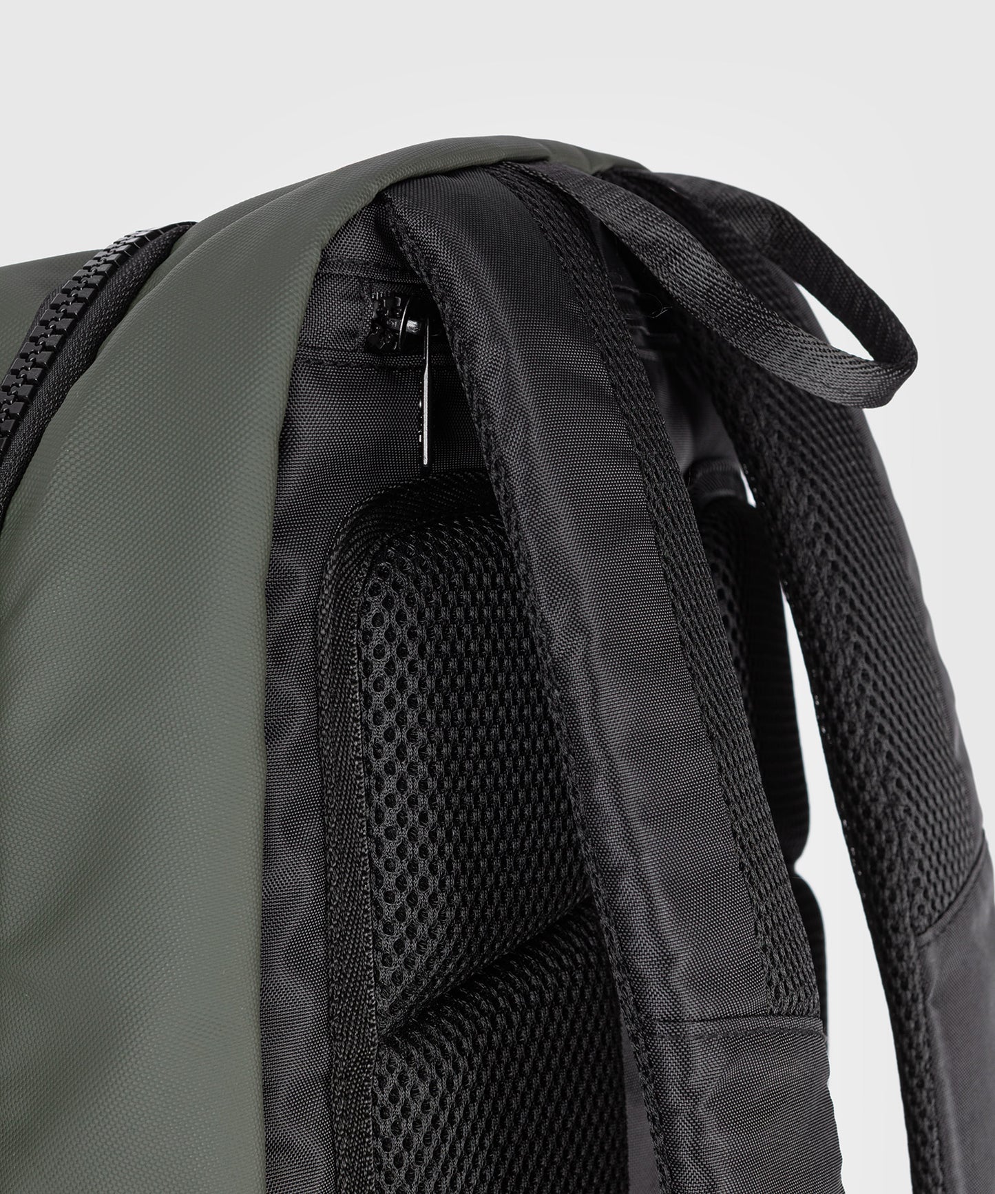 Venum Evo 2 Mochila (20-25L) – Negro/Caqui