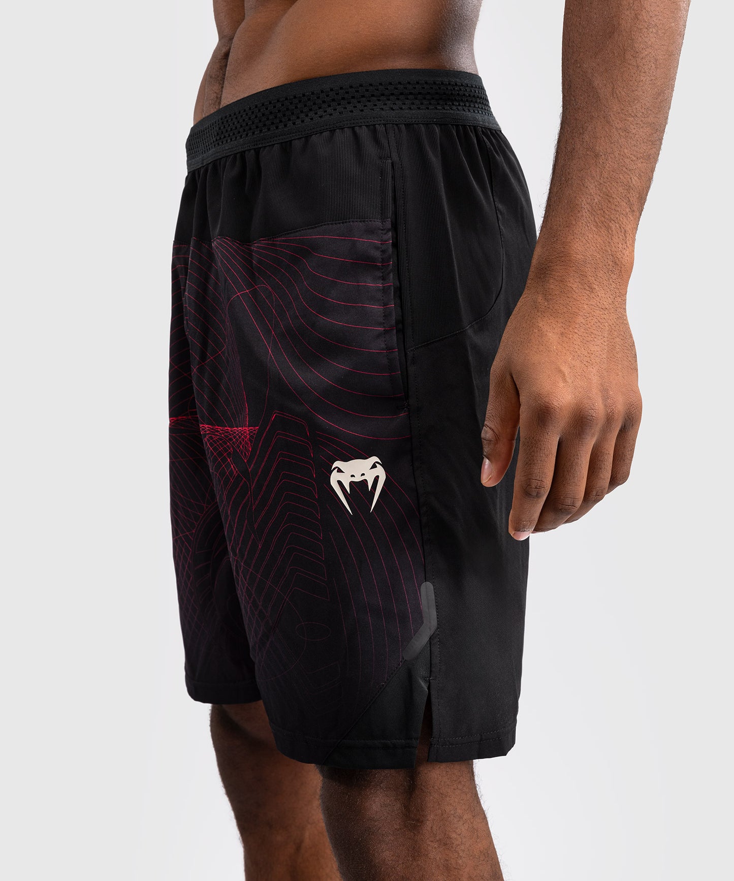 Short d'entraînement Venum G-Fit Air pour Hommes - Noir Profond/Rouge Feu