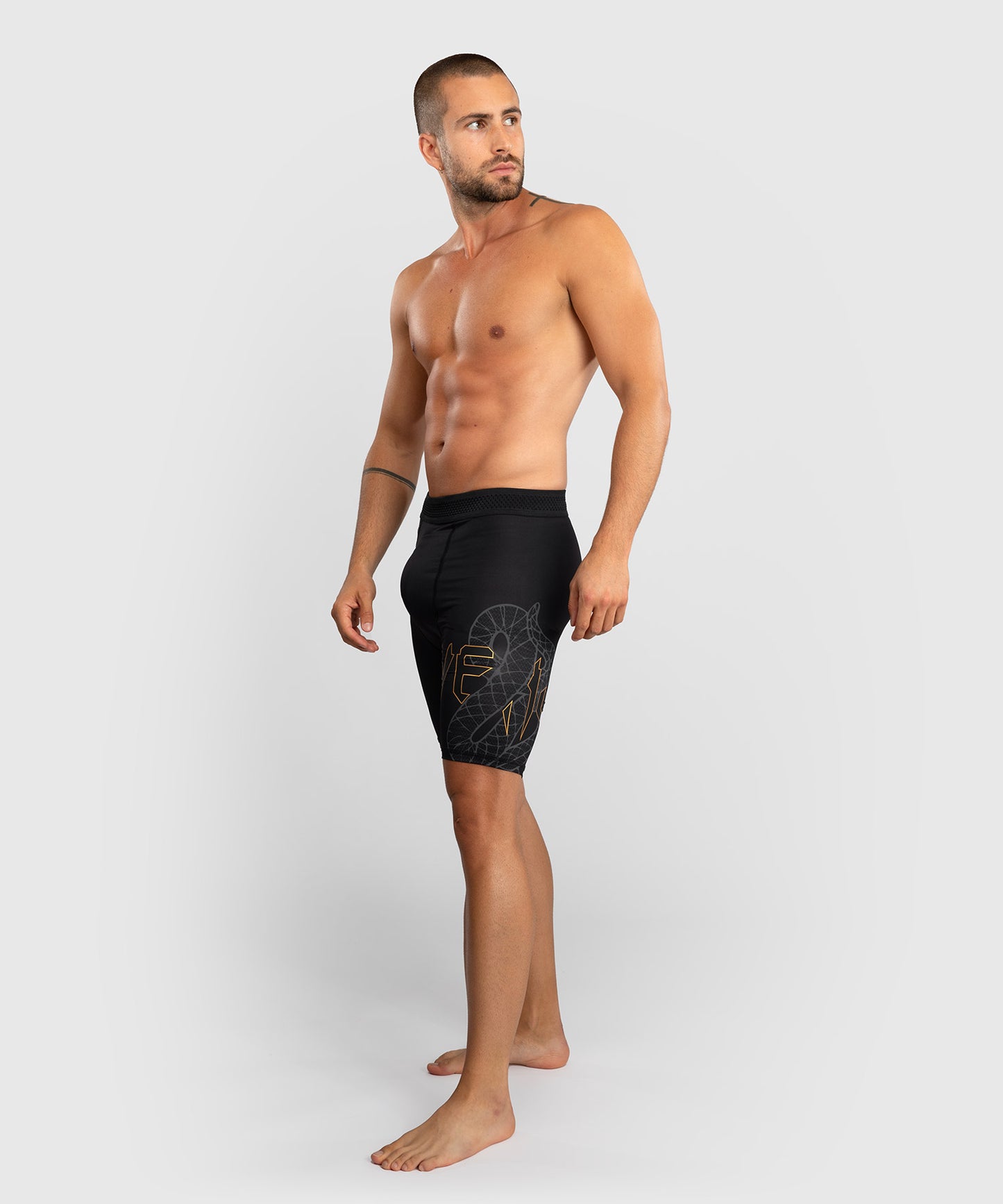 Short de Compression Venum Serpenti – Noir/Argent/Or