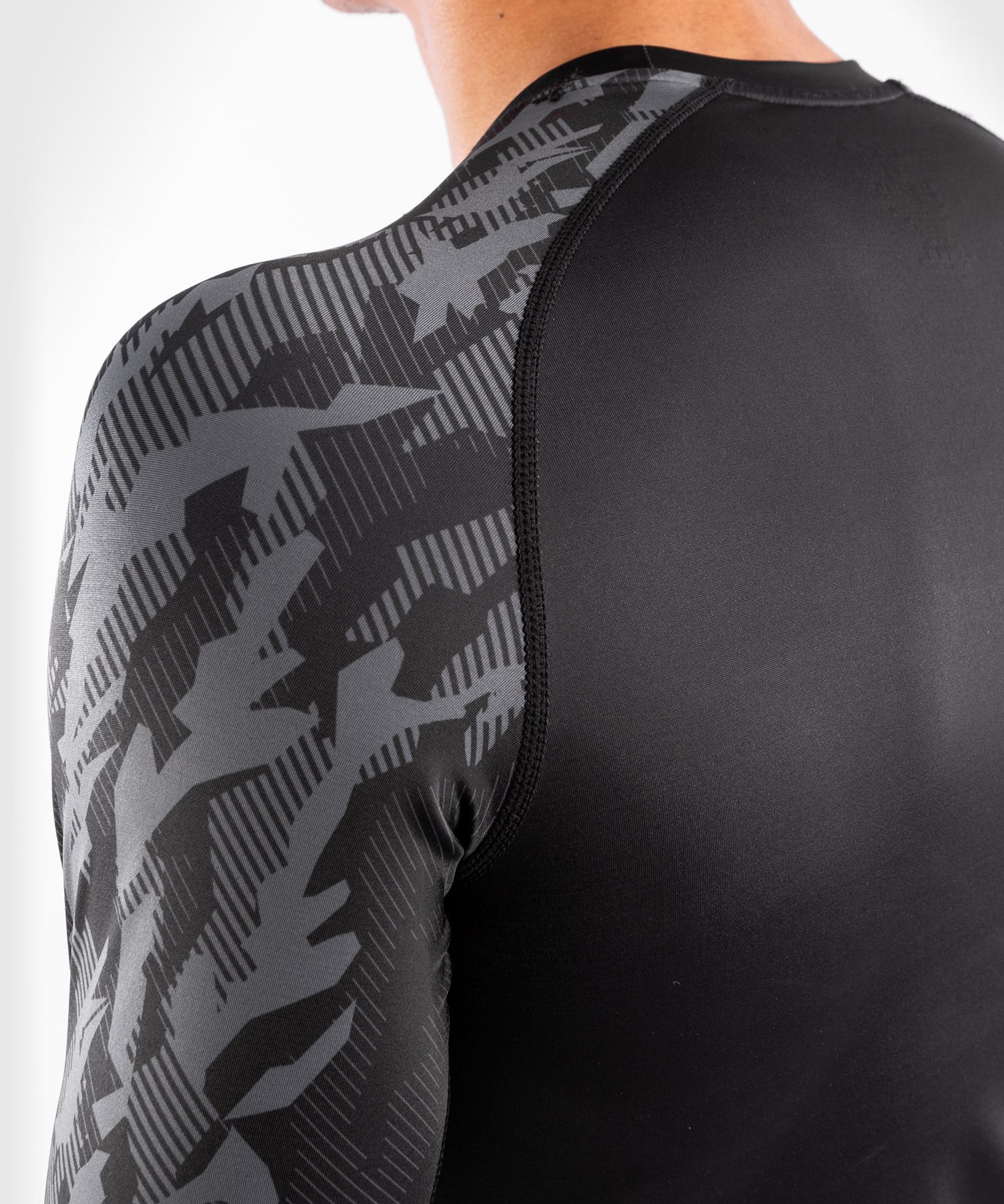 T-shirt de Compression Manches Longues Homme UFC Venum Authentic Fight Week - Noir