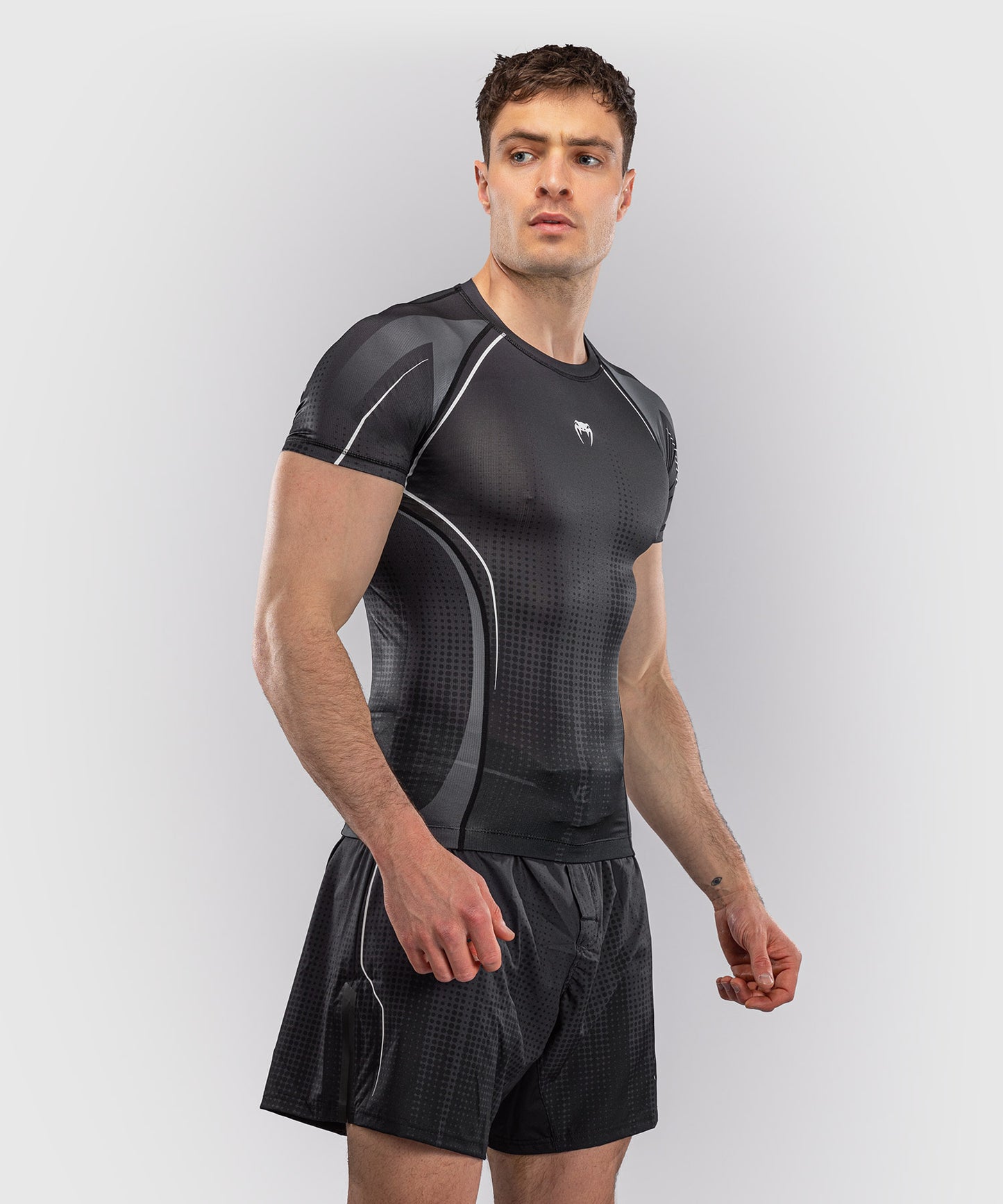 Venum Stealth Rashguard a Maniche Corte – Nero/Bianco