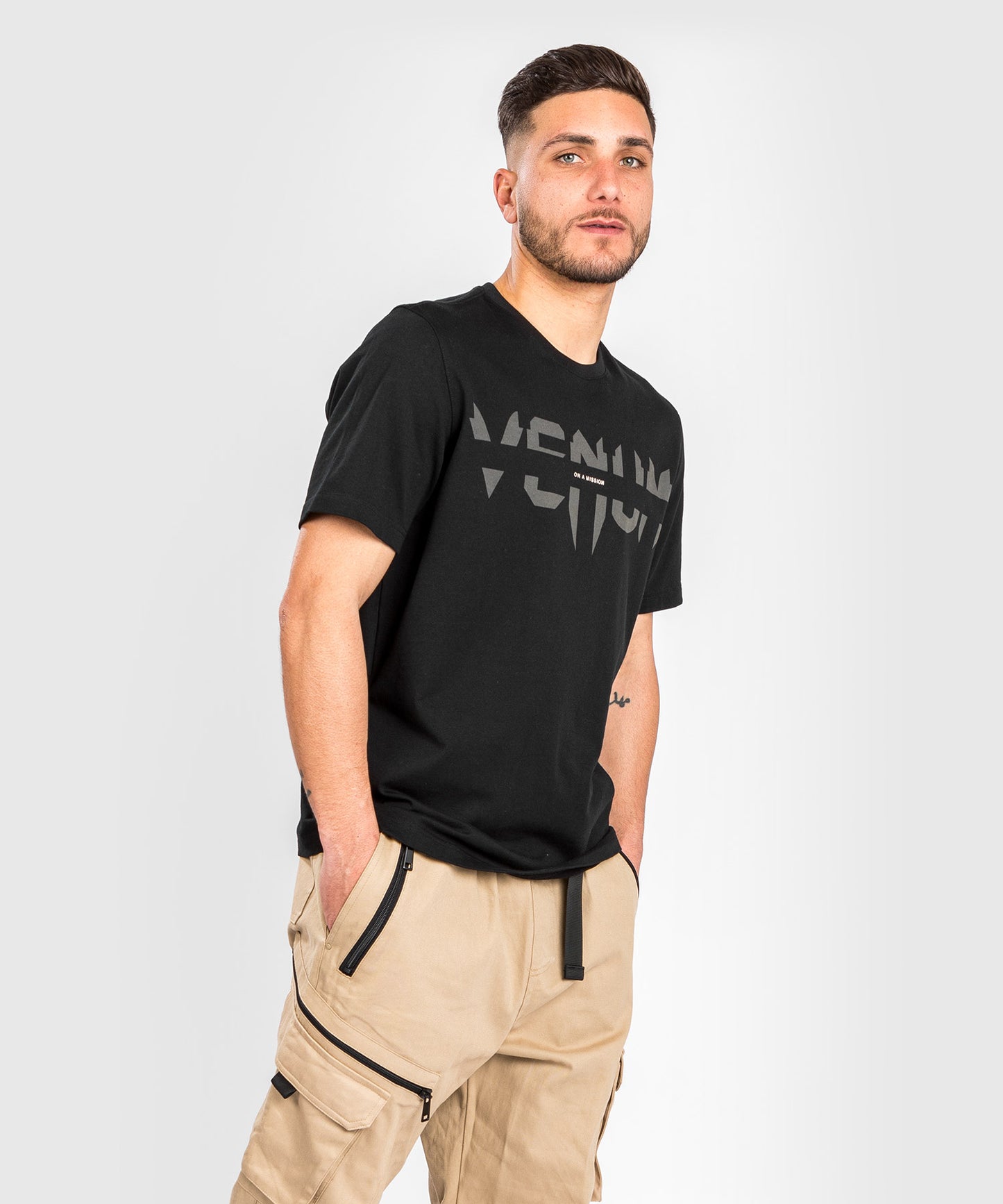 Camiseta Venum On a Mission - Regular Fit - Negro