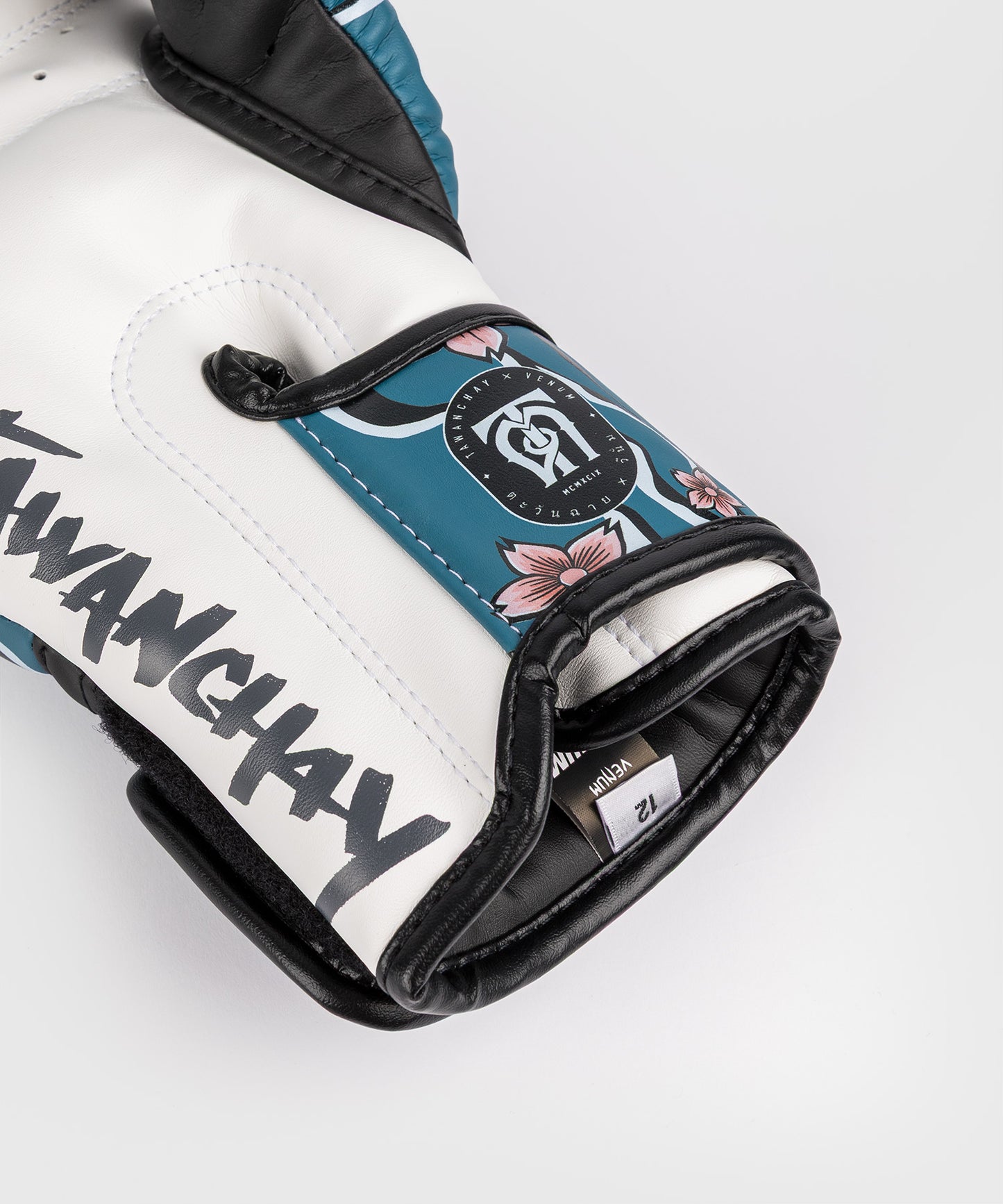 Gants de Boxe Venum x Tawanchay – Bleu/Blanc