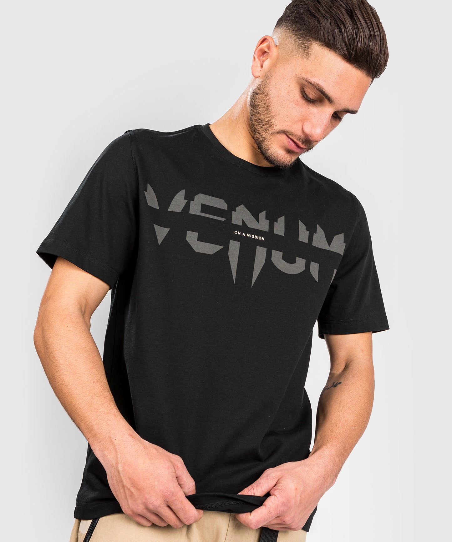 Camiseta Venum On a Mission - Regular Fit - Negro