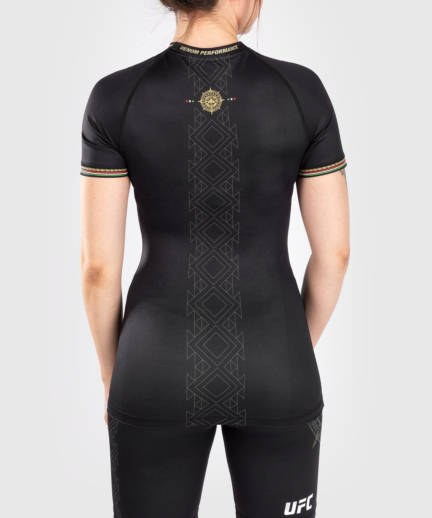 Noche UFC by Venum Authentic Fight Night Women's Short Sleeve Rashguard - Black