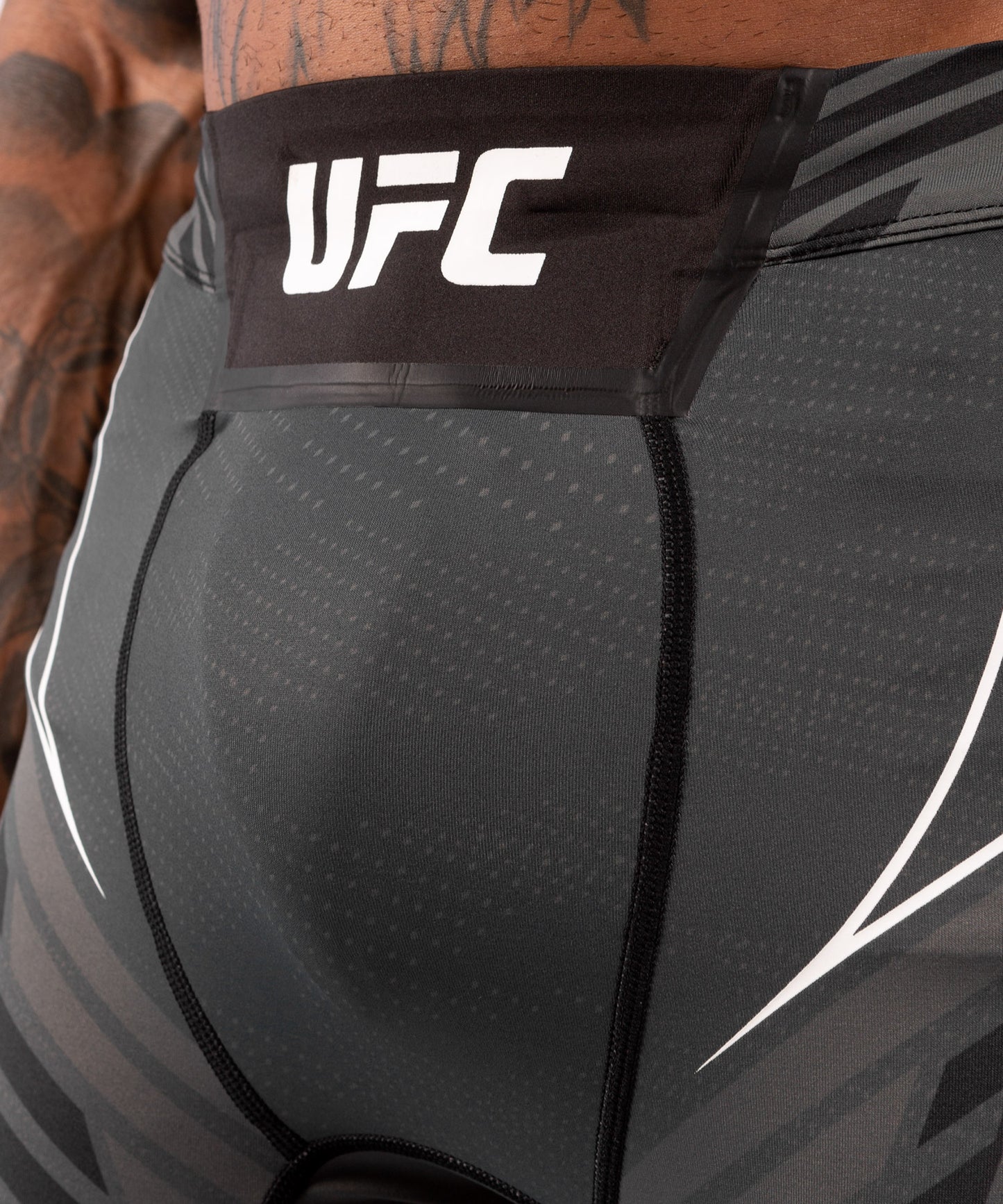 Short de compression pour Hommes UFC Venum Authentic Fight Night - Coupe Longue - Noir