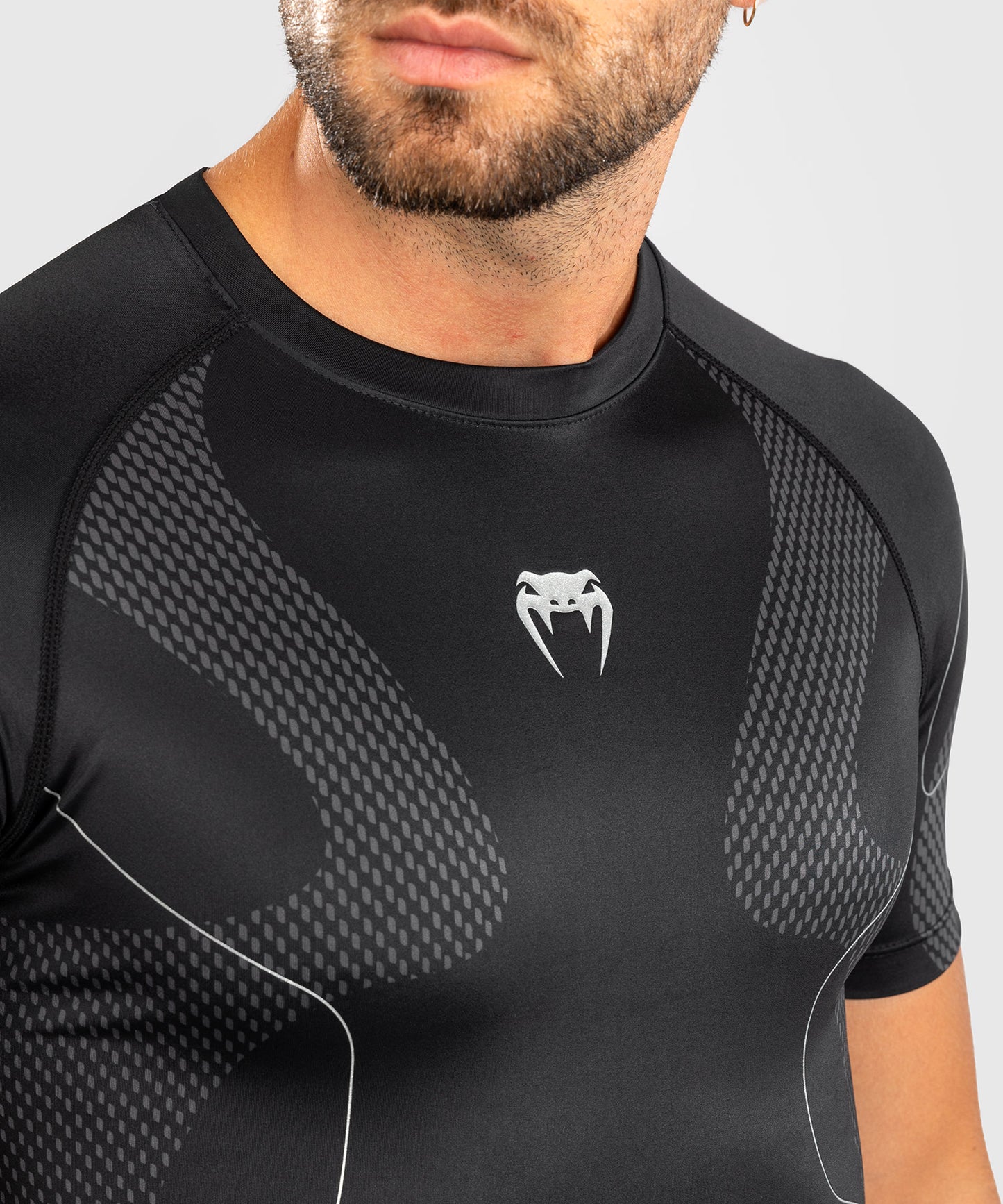 Rashguard Manches Courtes Venum Nexus – Noir/Argent