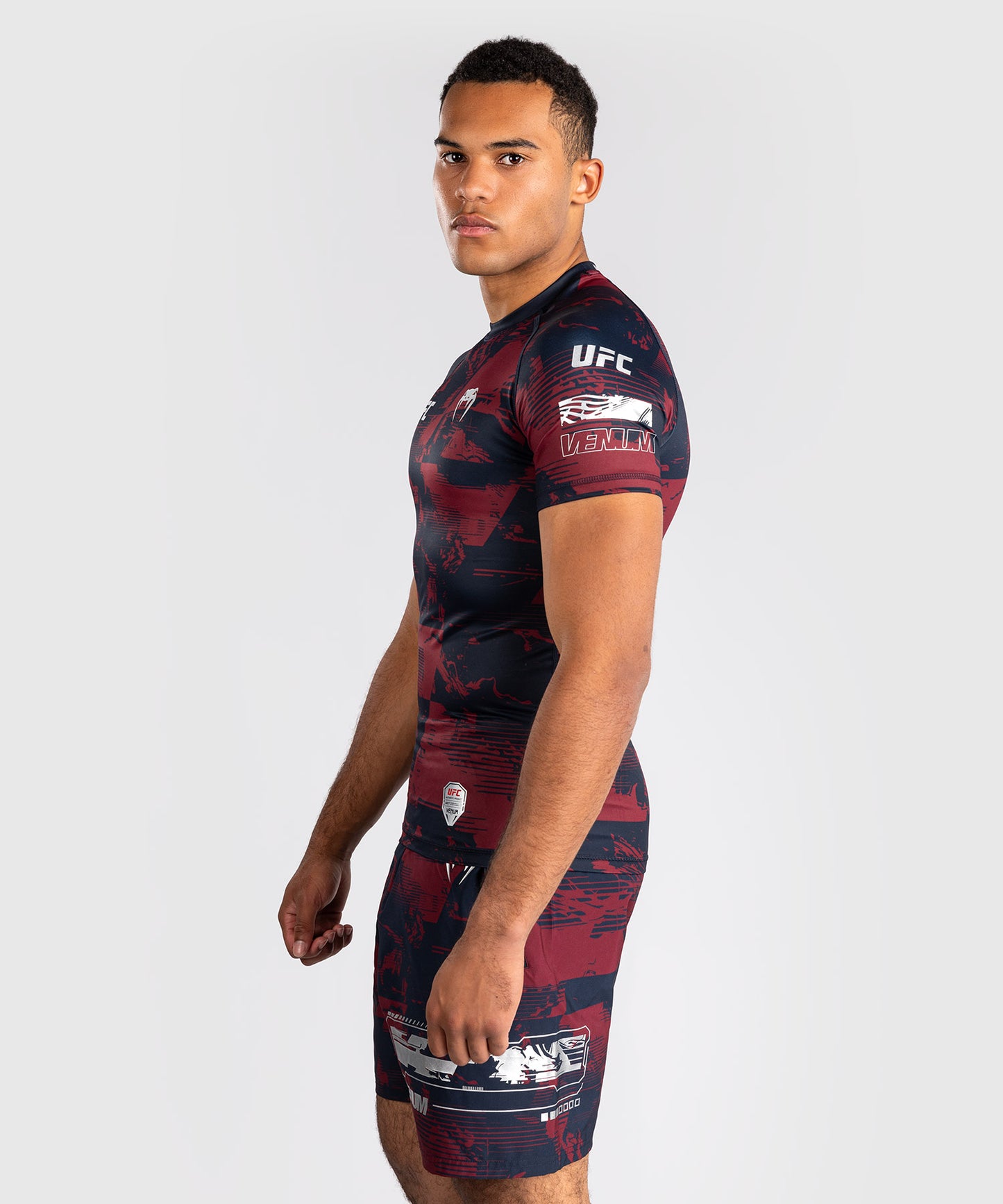 UFC Zenith by Venum Authentic Fight Week Rashguard de manga corta Performance Hombre - Azul marino/Burdeos/Plateado