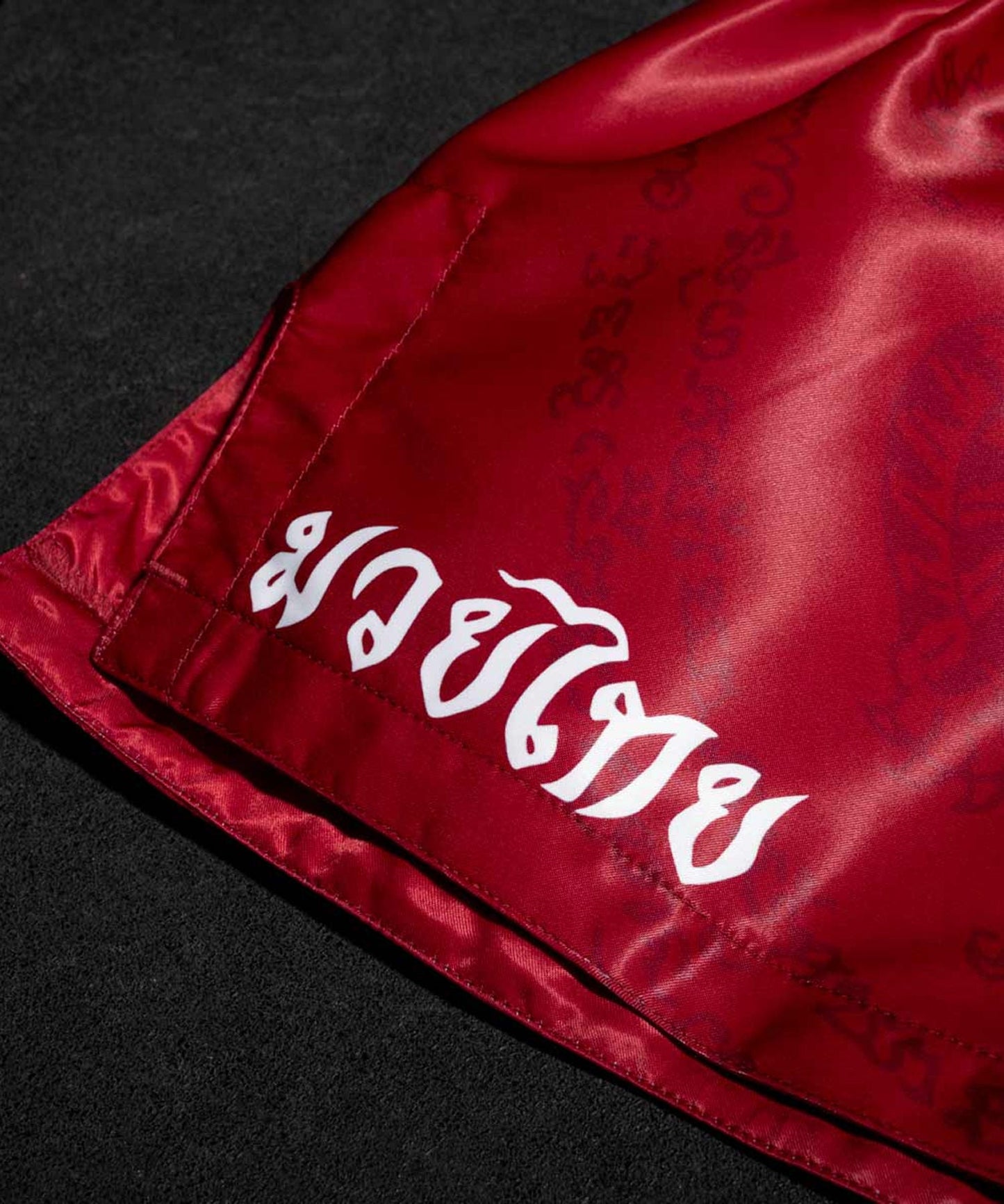 Phantom Athletics Sak Yant Pantalones de Muay Thai - Rojo