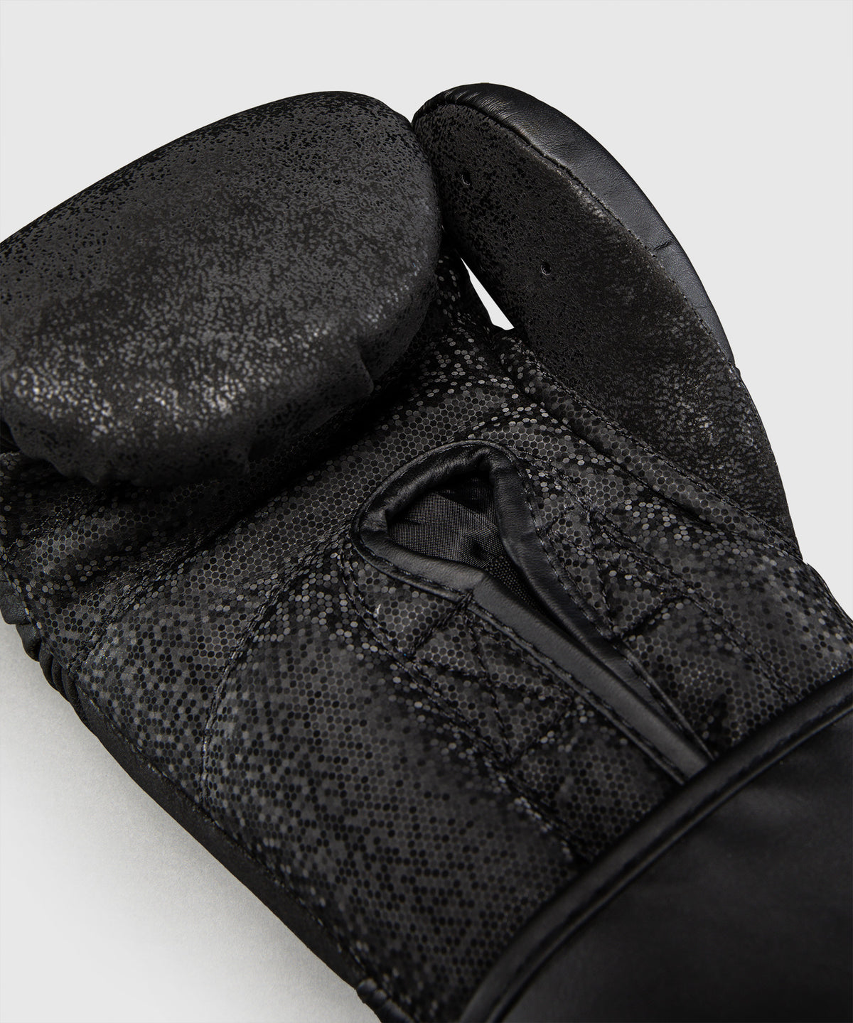 Venum Stone 2.0 Guantes de Boxeo - Negro