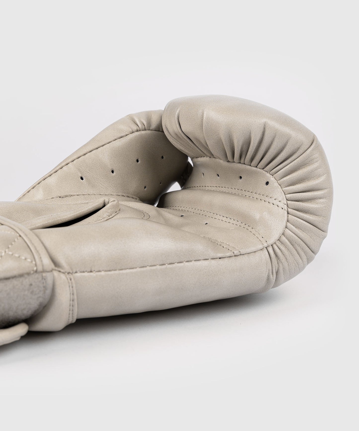 VENUM Impact Classic Boxing Gloves - Ivory