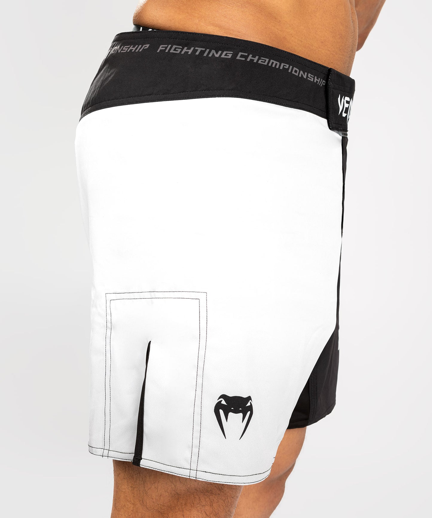 Venum x Ares Fightshort - White