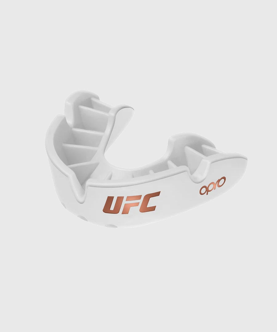 Opro UFC Tiefschutz – Weiß/Bronze