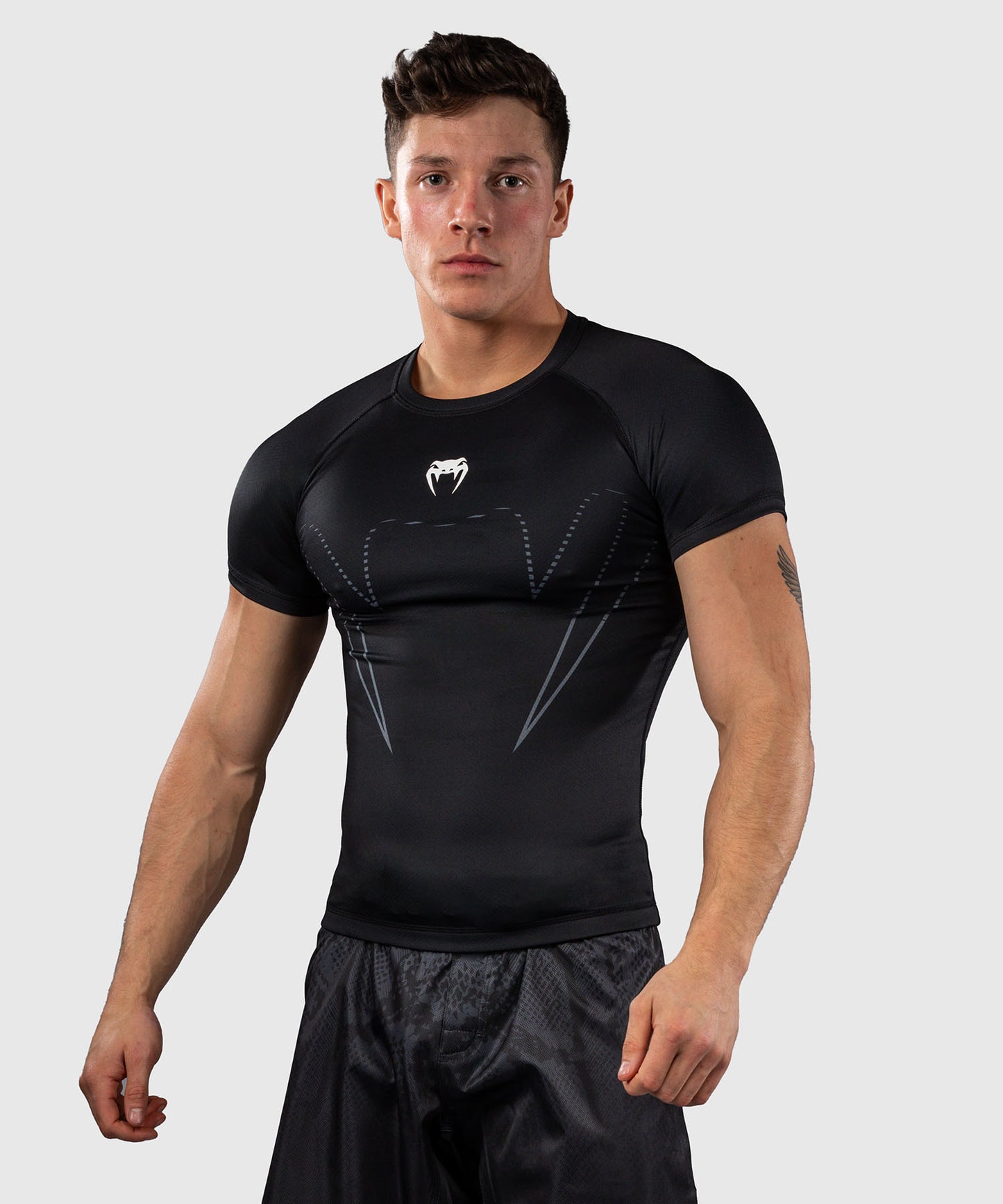 Venum Edge Rashguard a Maniche Corte – Nero/Sabbia