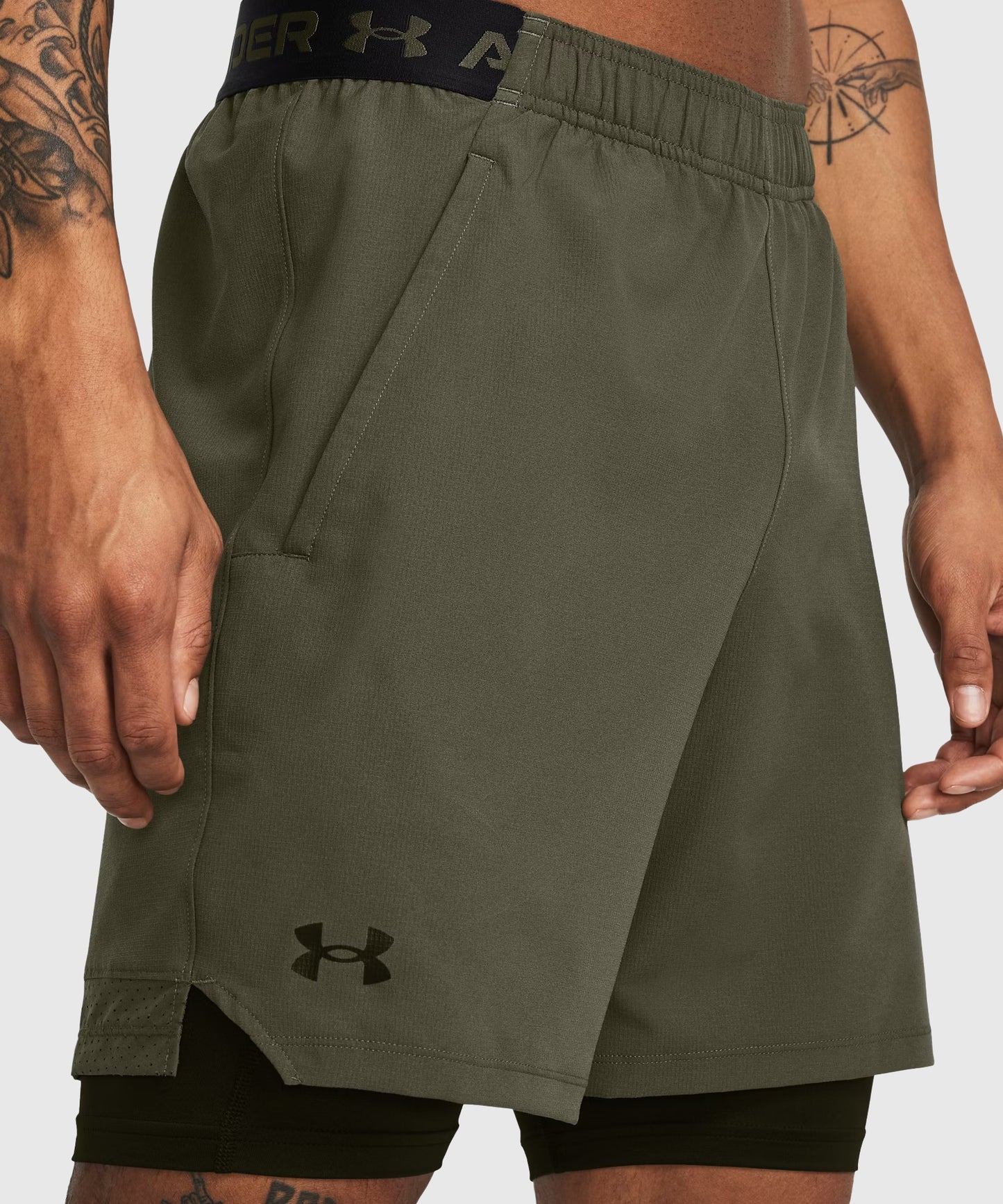 Short 2 En 1 Under Armour Ua Vanish Woven - Kaki/Noir
