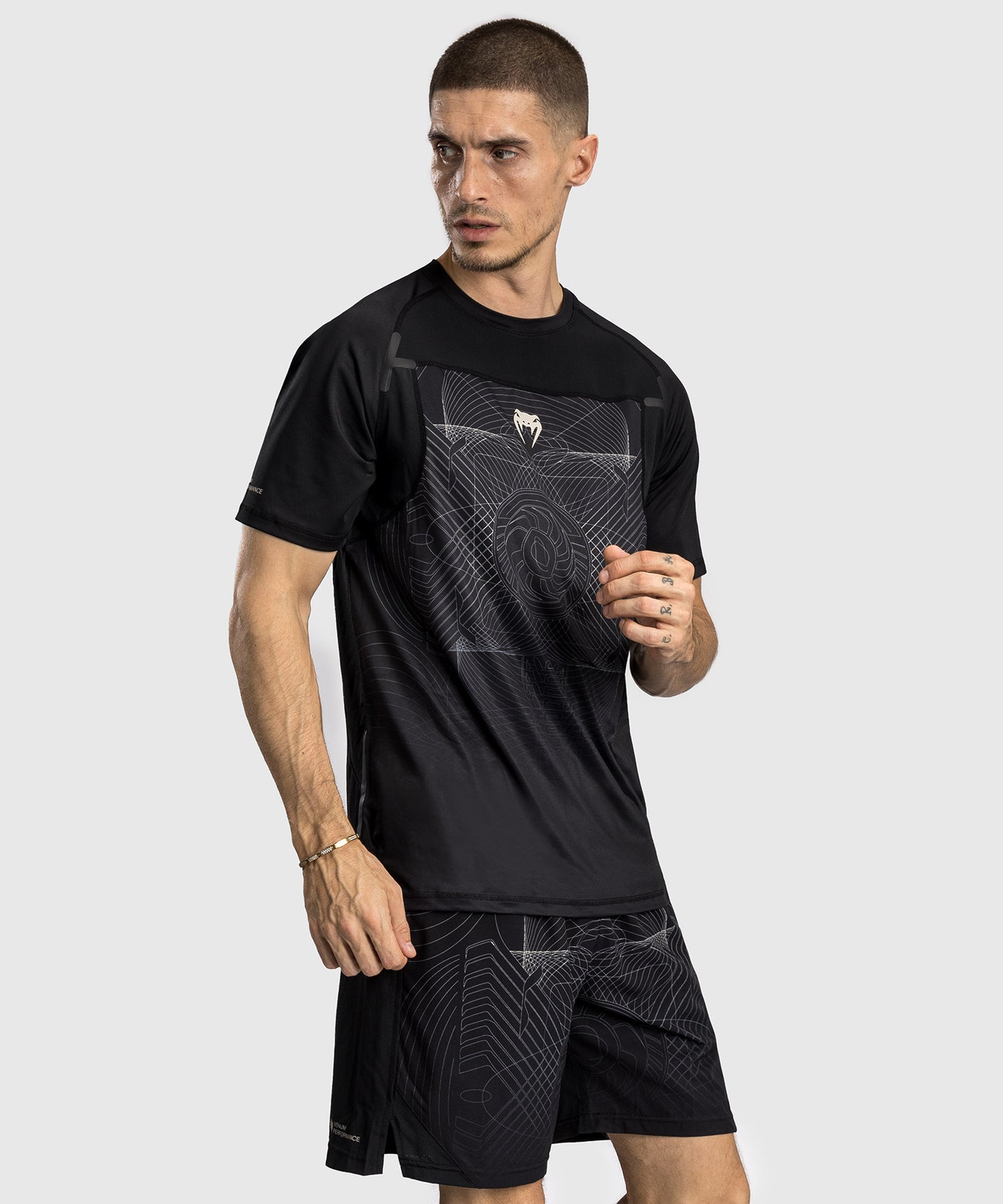 T-Shirt Dry-Tech Venum G-Fit Air pour Hommes - Noir Intense/Sable Désert