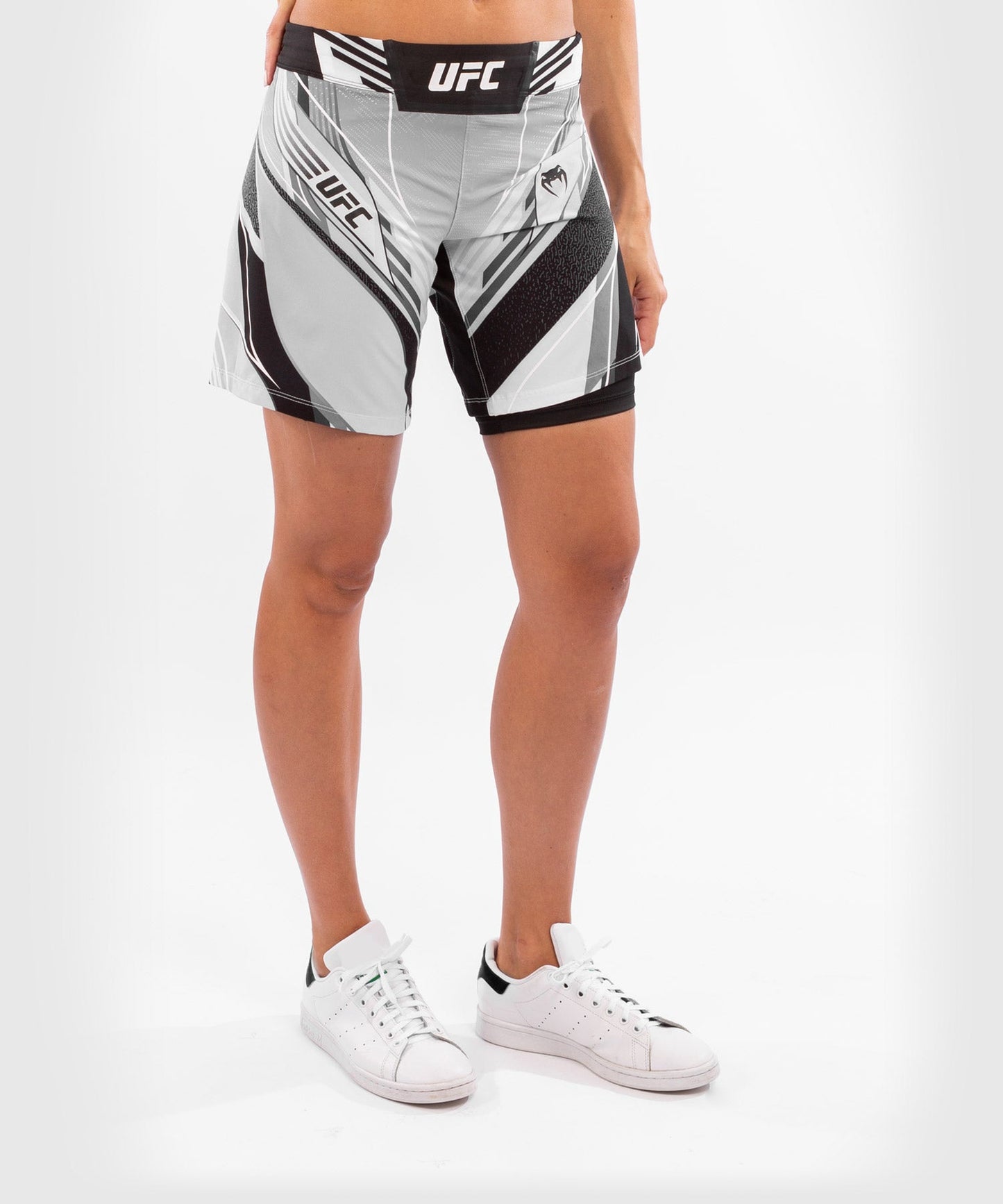 UFC Damen Fightshorts Venum Authentic Fight Night - Long Cut - Weiß