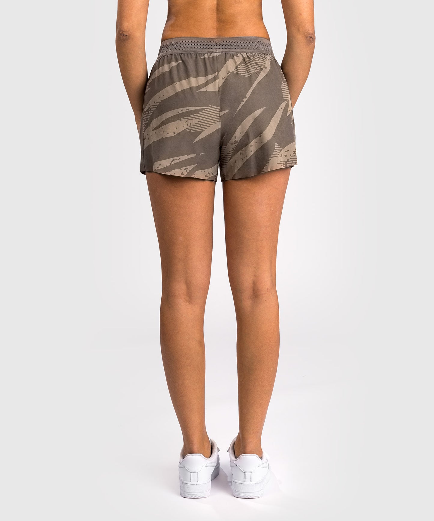 UFC Adrenaline by Venum Fight Week Frauen Performance Shorts - Desert Camo
