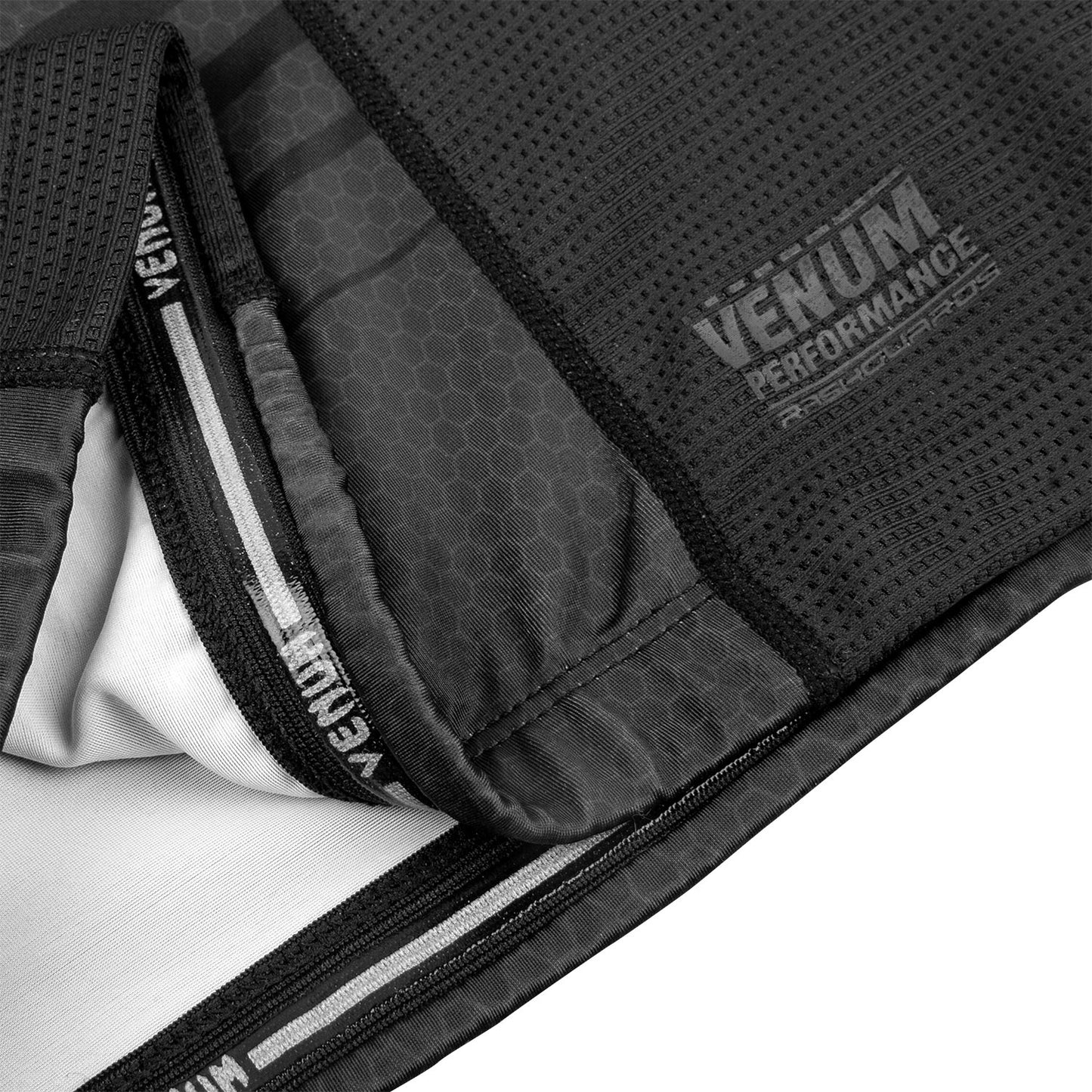 Venum Technical 2.0 Rashguard - Long Sleeves - Black/Black