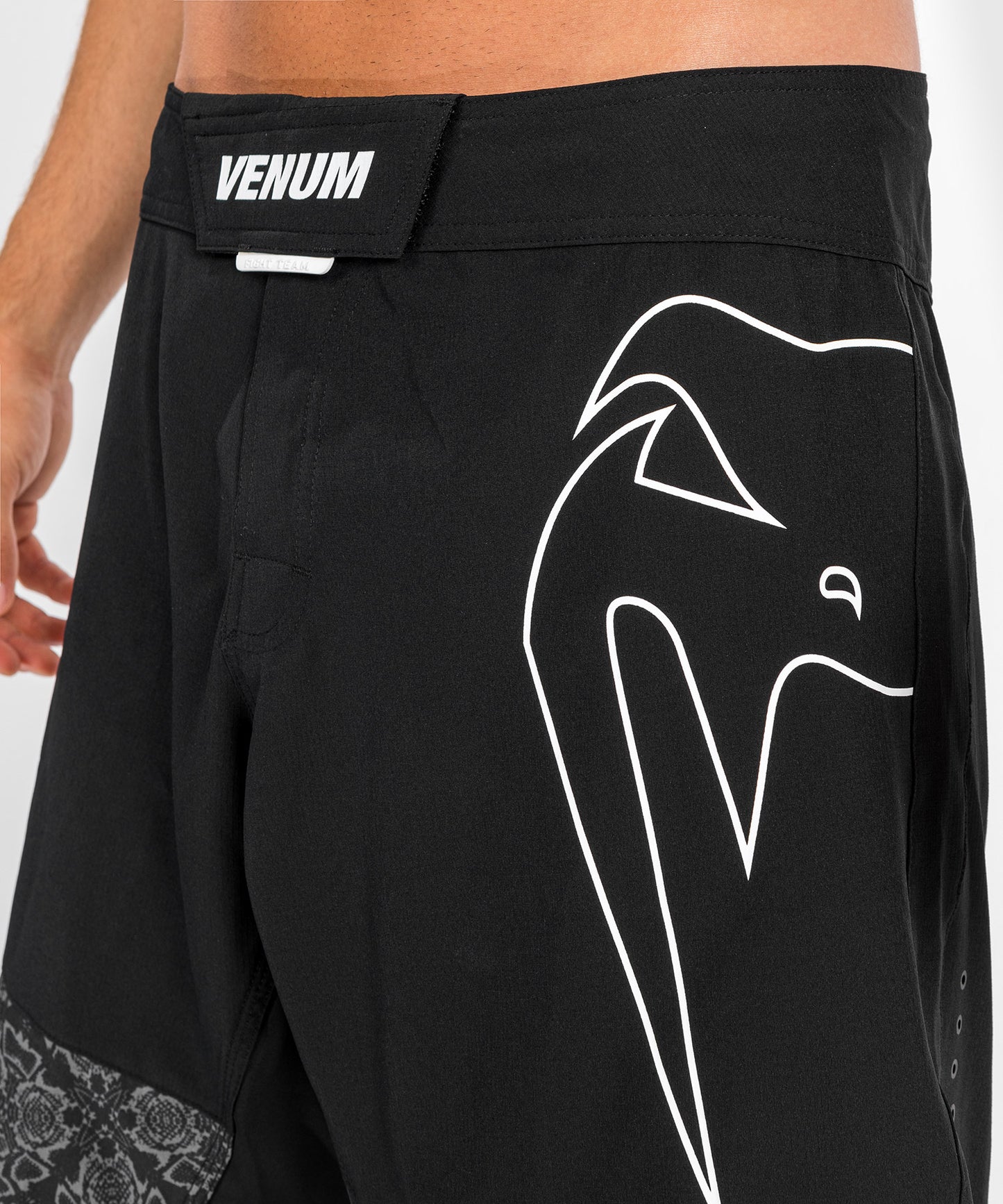Kampfshorts LIGHT 4.0 Venum - Schwarz/Weiß