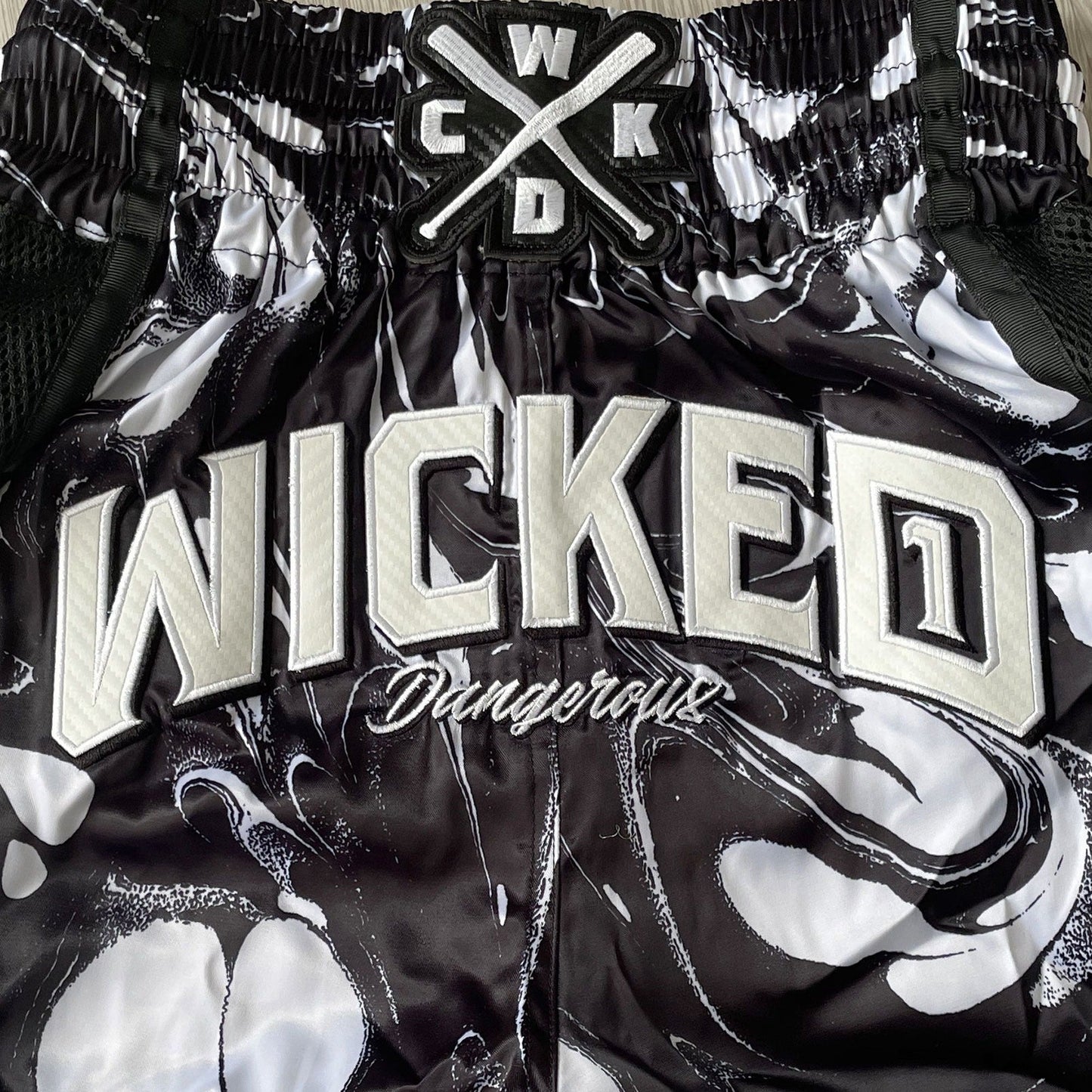 Short de Muay Thai Wicked One Dangerous - Blanc