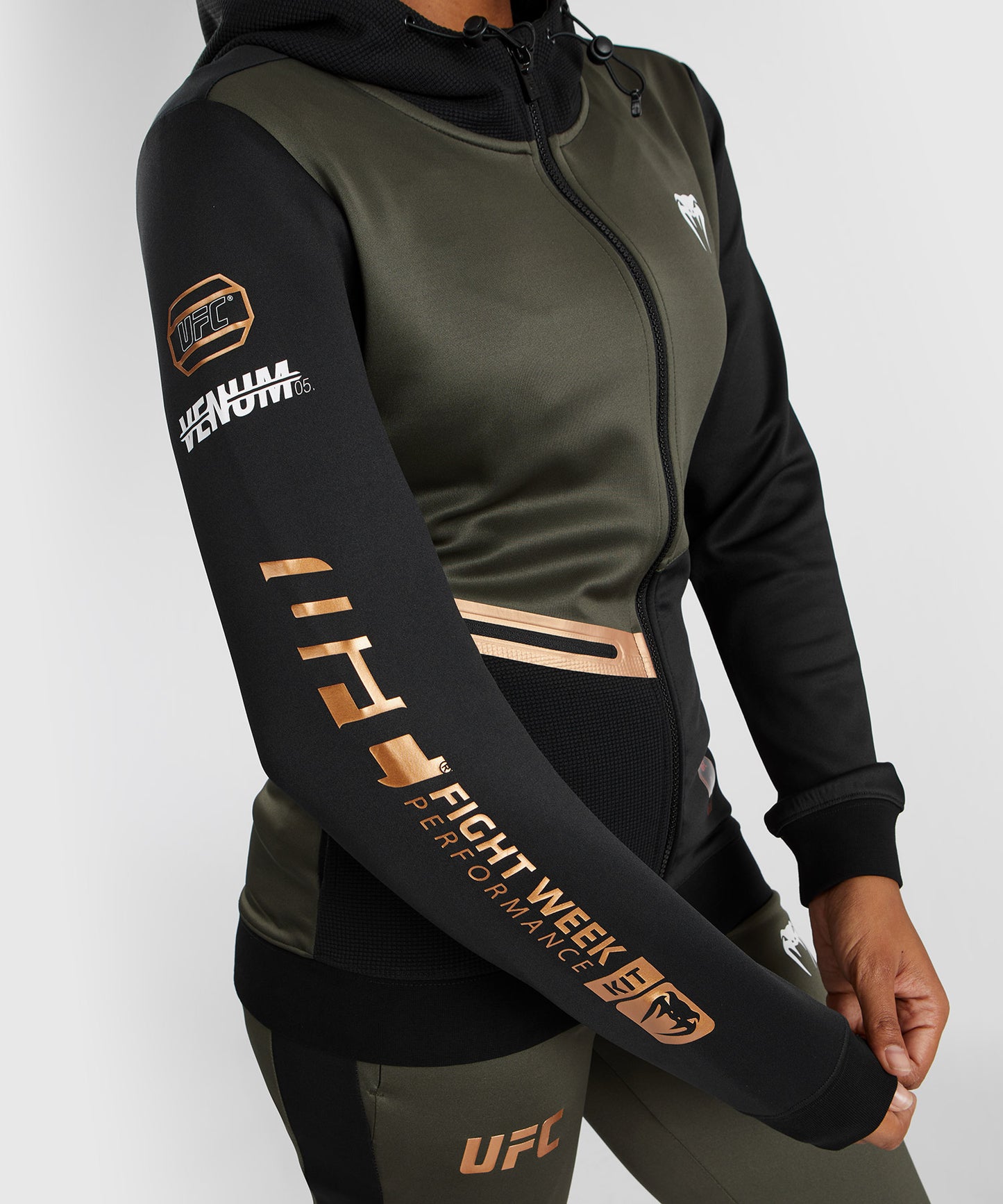 Sweatshirt zippé à capuche pour Femmes UFC Adrenaline by Venum Fight Week - Kaki/Bronze