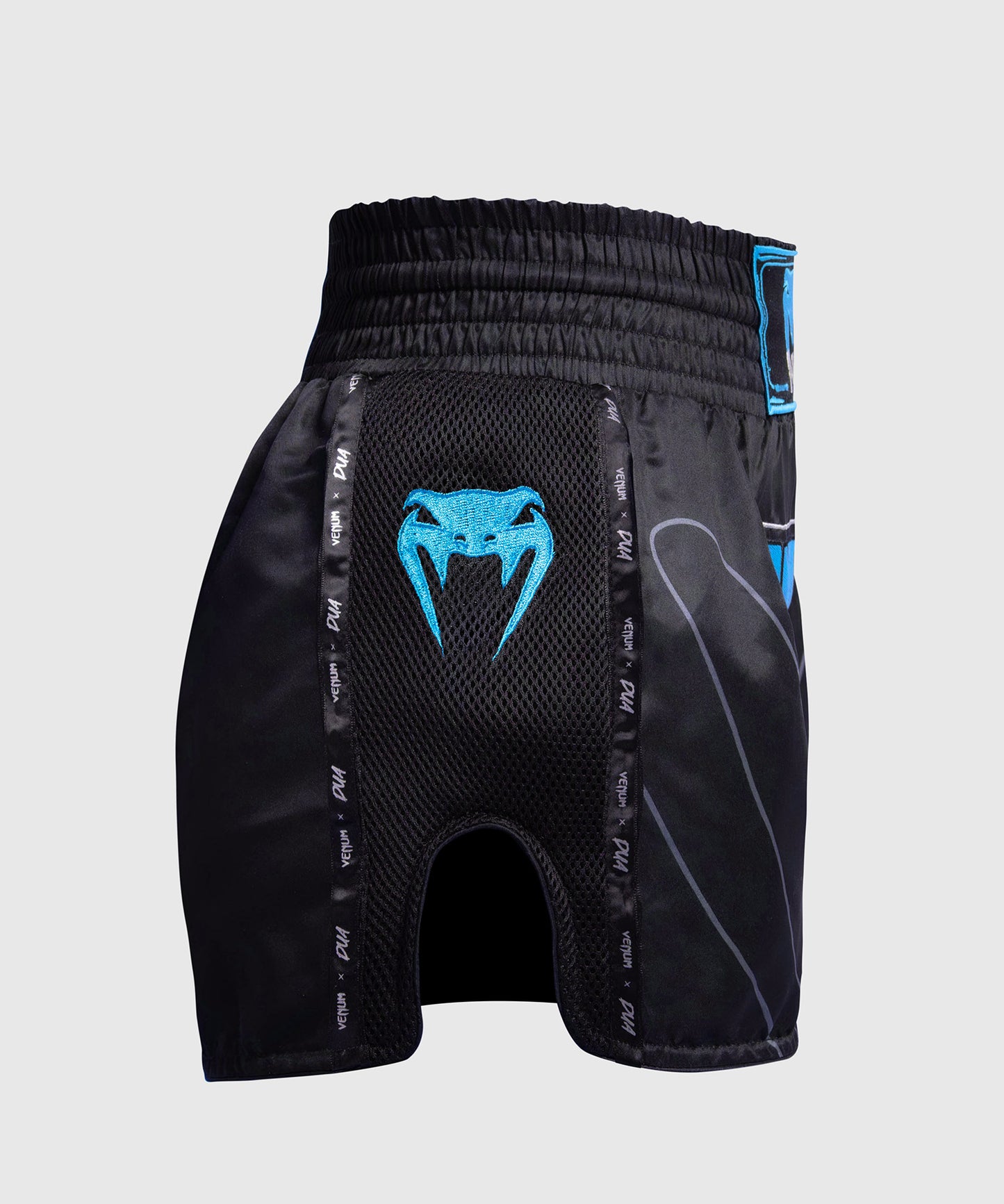 Venum x Dua Muay Thai Pantalones Cortos - Negro/Azul Eléctrico