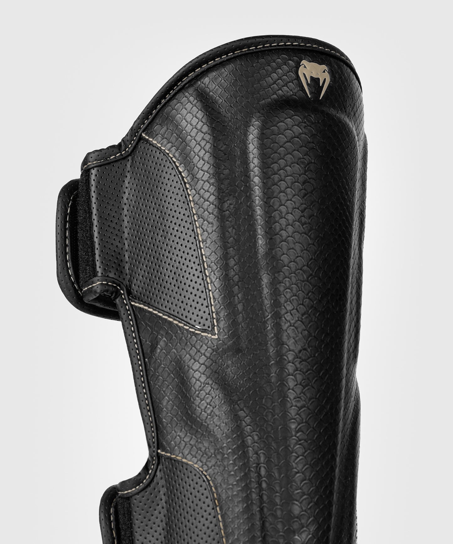 Venum Impact Evo Scales shin guards - Black