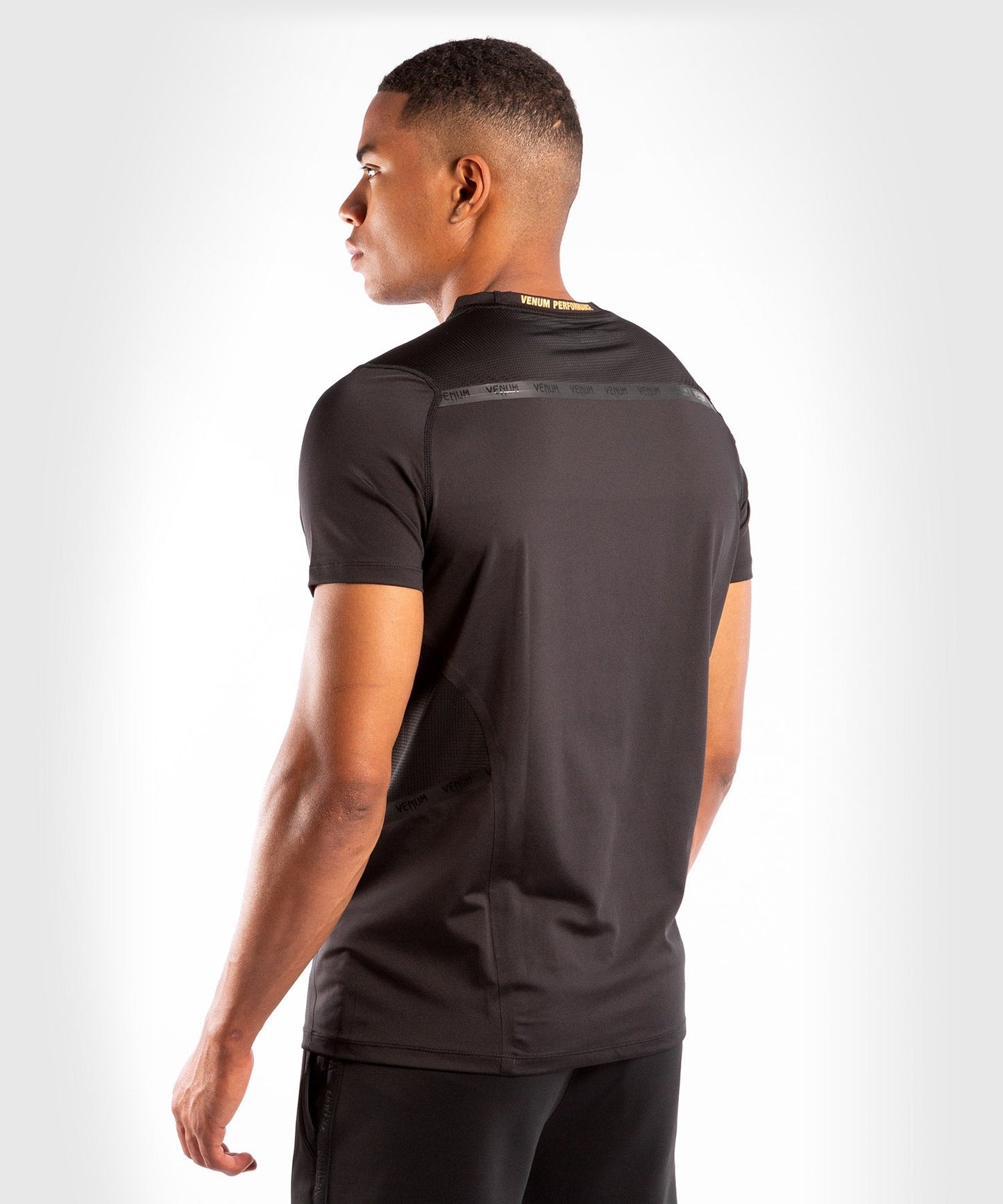 Dry-Tech T-shirt Venum Petrosyan 2.0 - Black/Gold