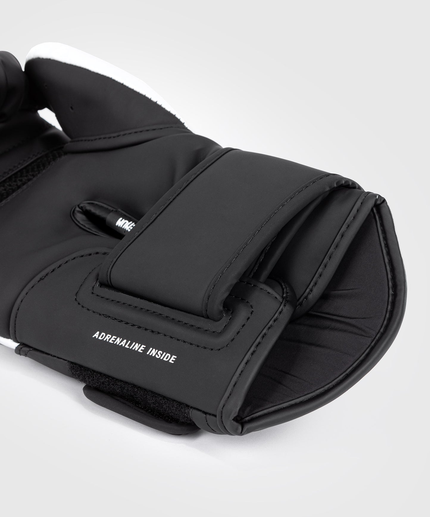 Gants de boxe Venum Challenger 4.0 - Noir/Blanc