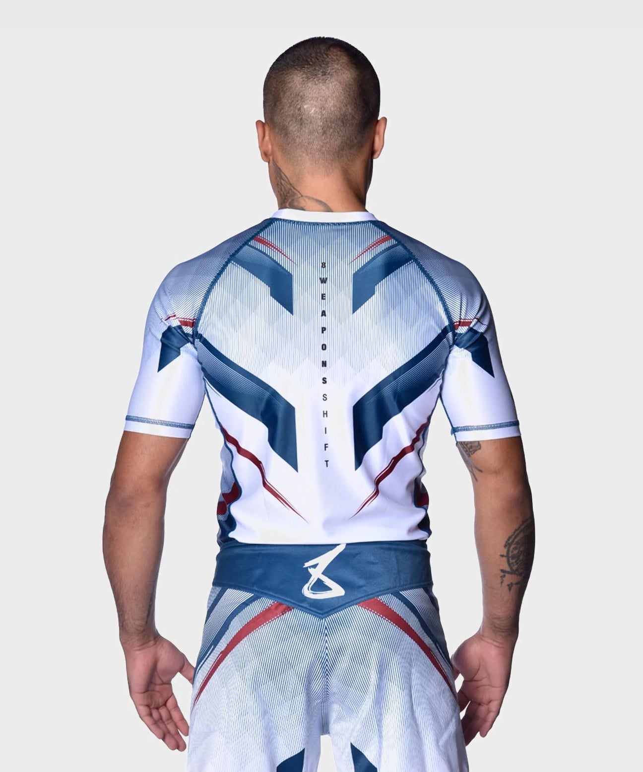 8 Weapons Shift Rashguard Kurzarm – Weiß/Blau/Rot