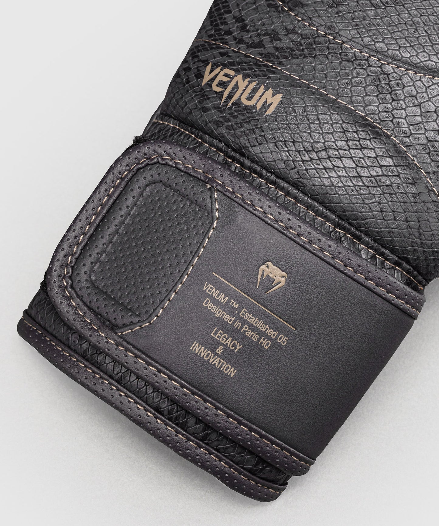 Gants de Boxe Venum Impact Evo Scales – Gris Foncé